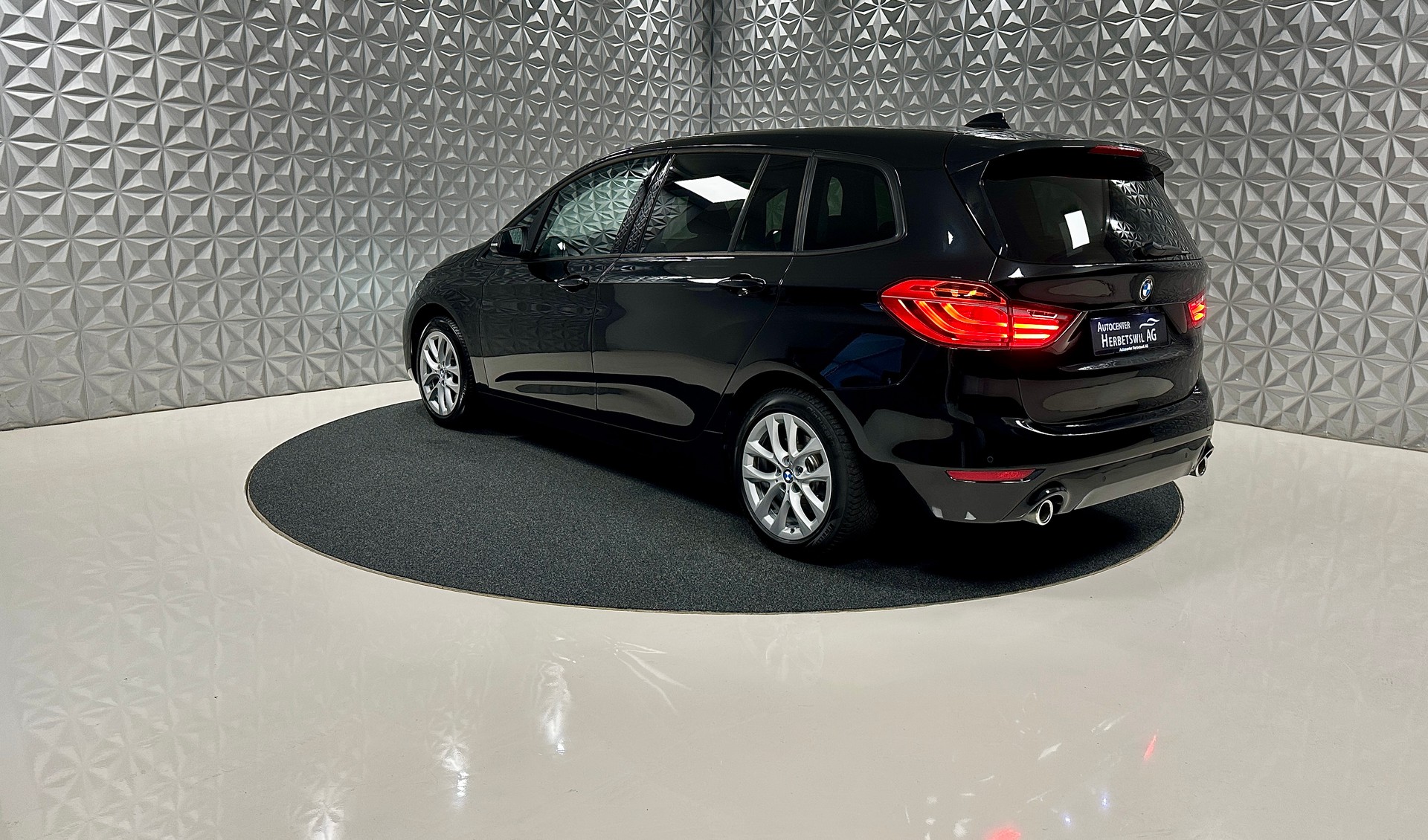 BMW 220d xDrive Gran Tourer Steptronic-image-6