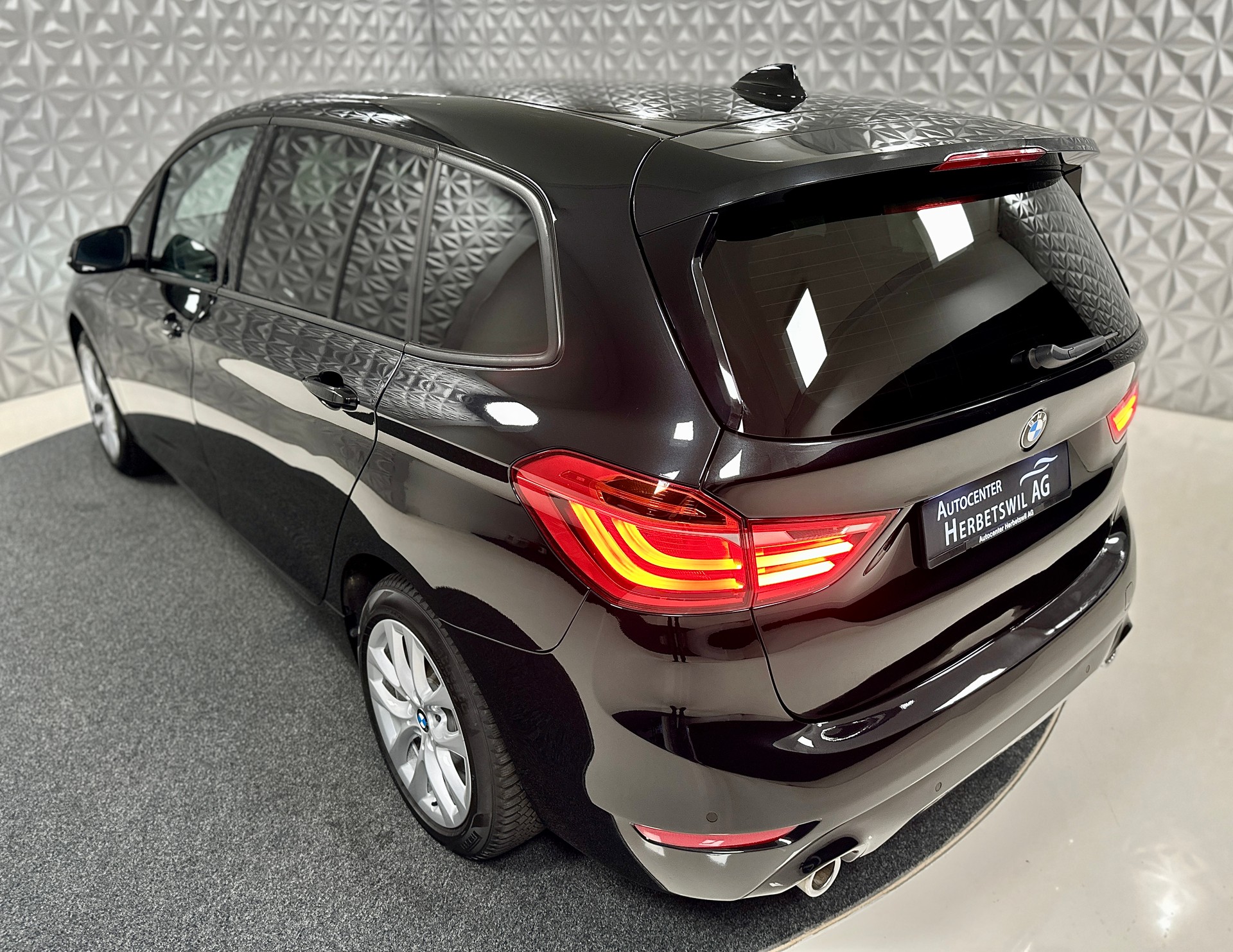 BMW 220d xDrive Gran Tourer Steptronic-image-9