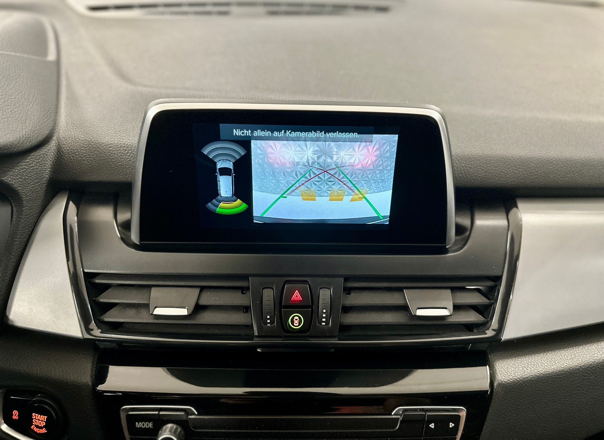 BMW 220d xDrive Gran Tourer Steptronic-image-19