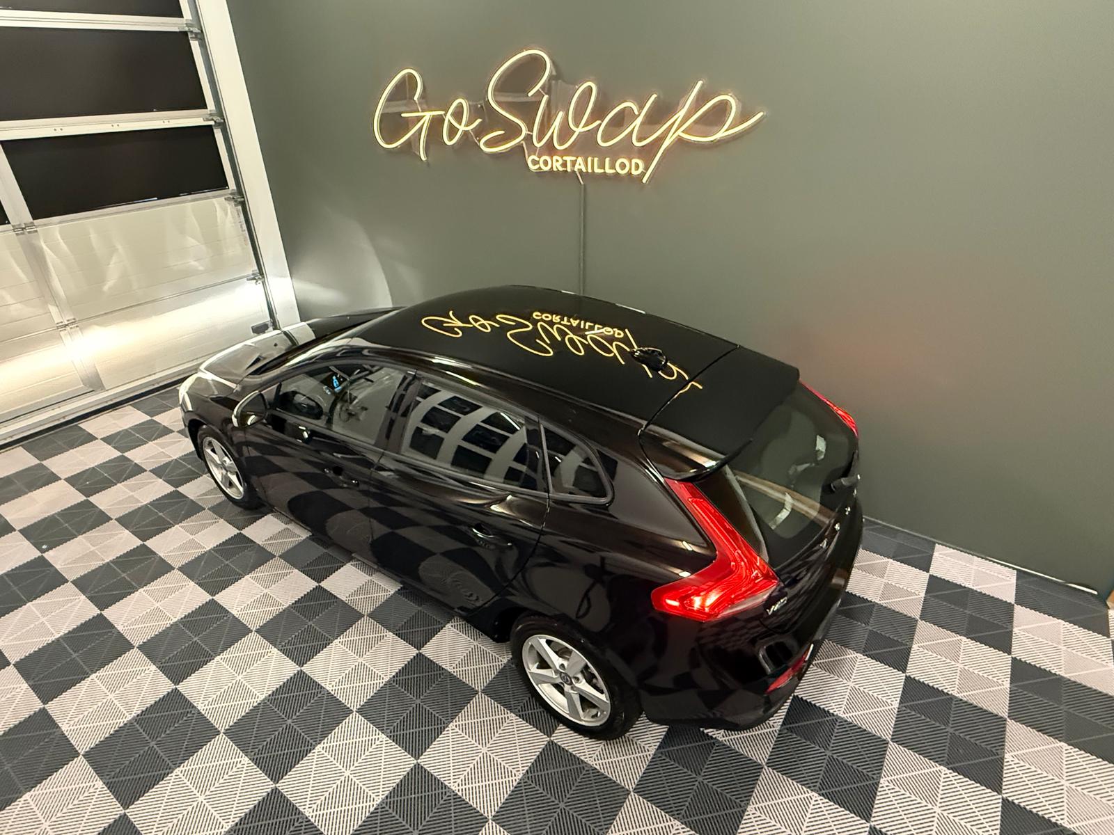 VOLVO V40 D2 Powershift-image-2