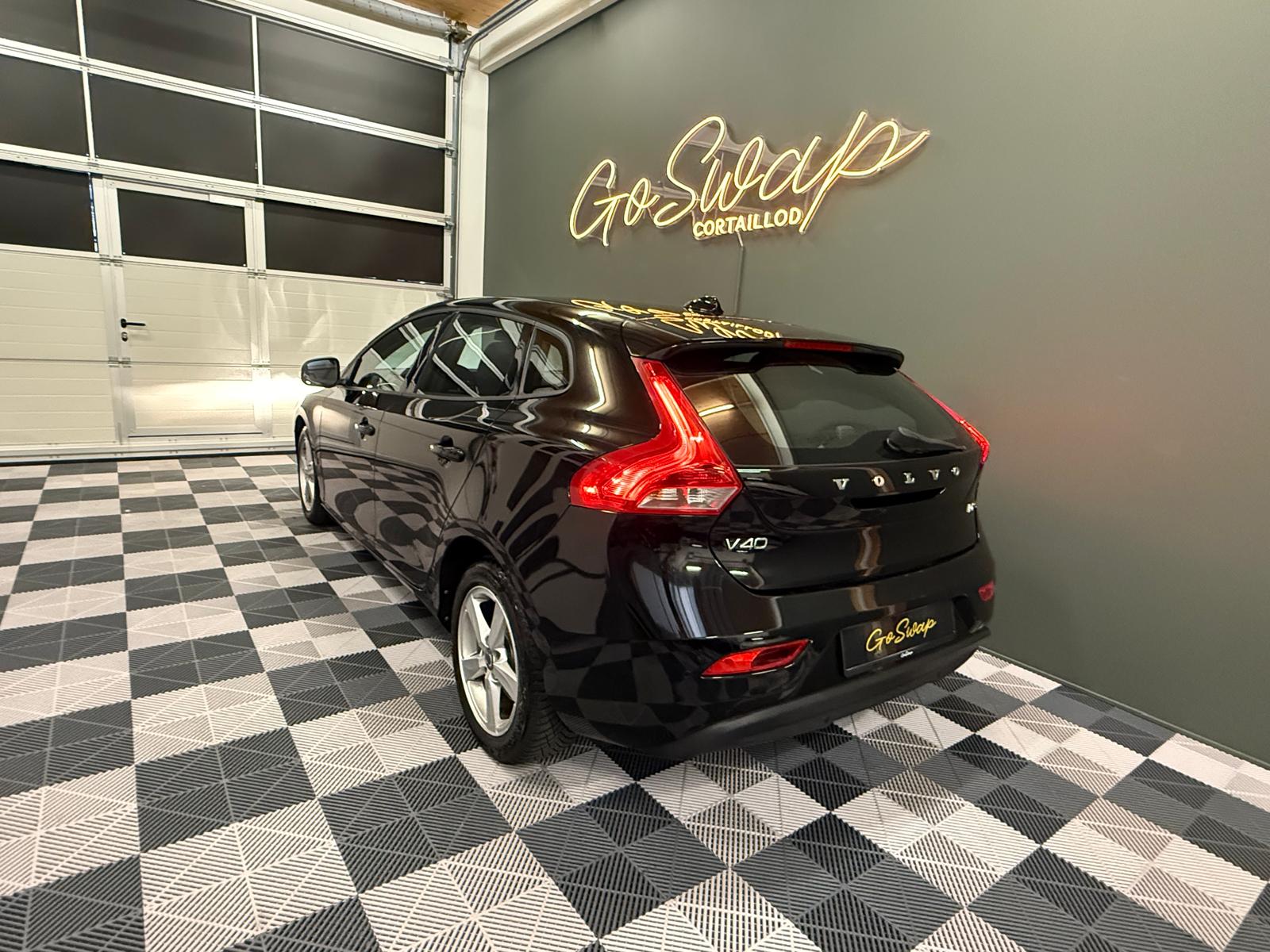 VOLVO V40 D2 Powershift-image-3