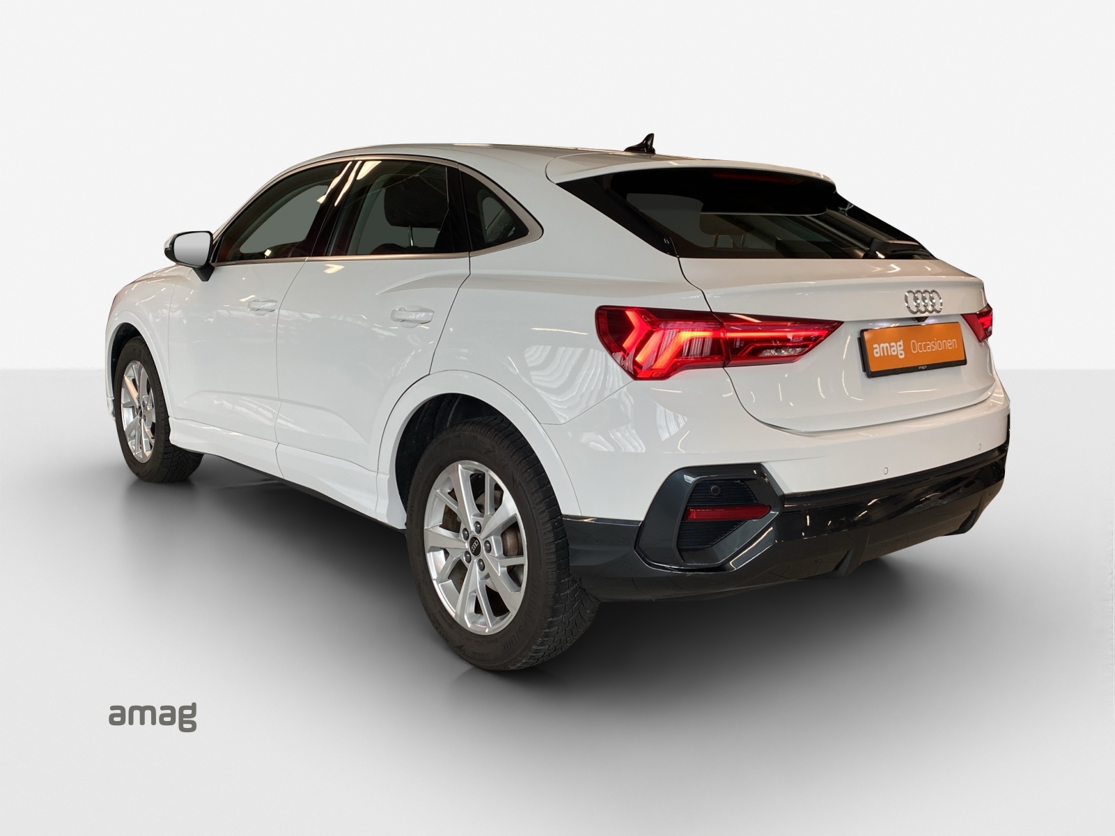 AUDI Q3 Sportback 35 TFSI Attraction S-tronic-image-2