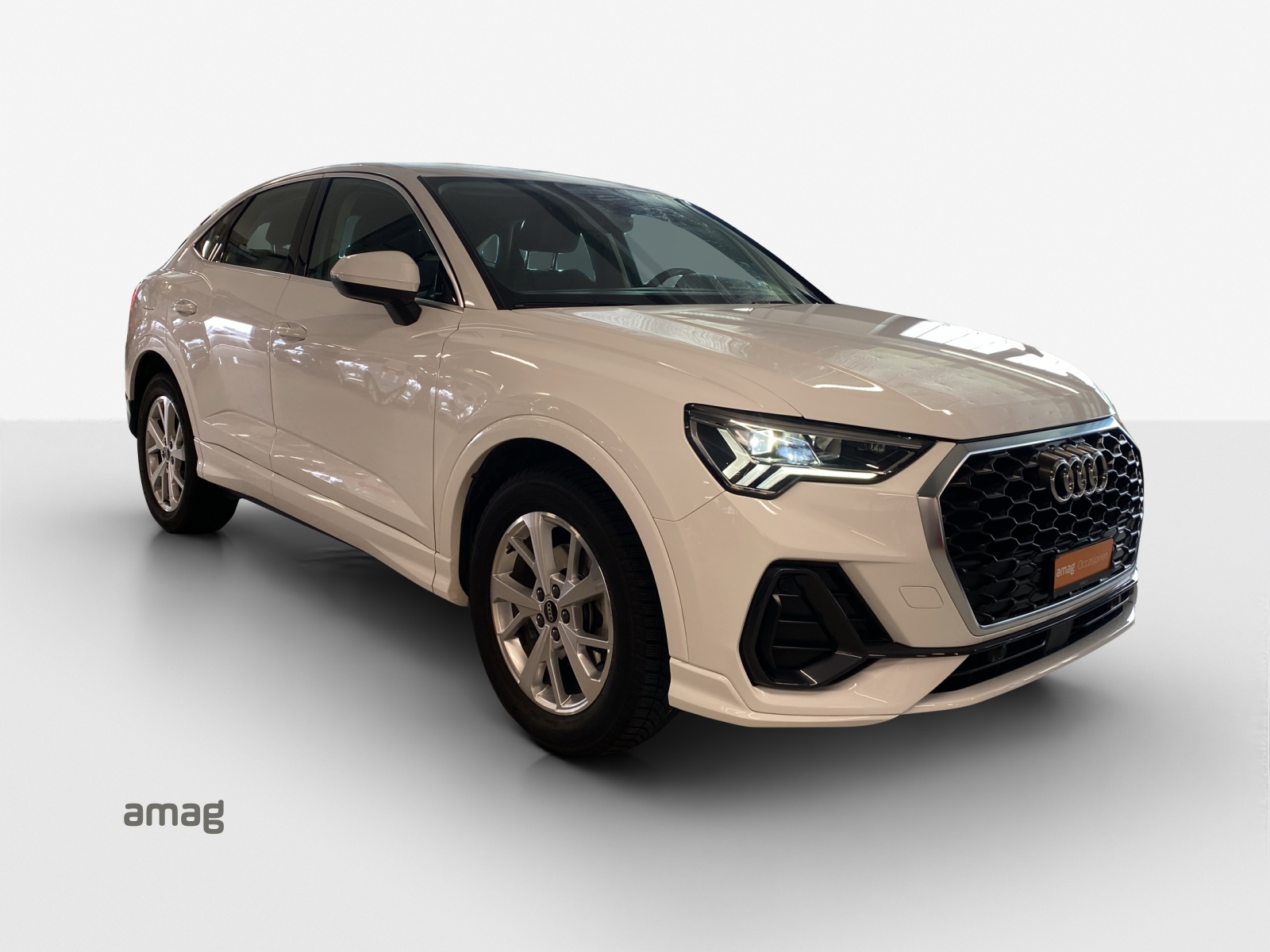AUDI Q3 Sportback 35 TFSI Attraction S-tronic-image-5