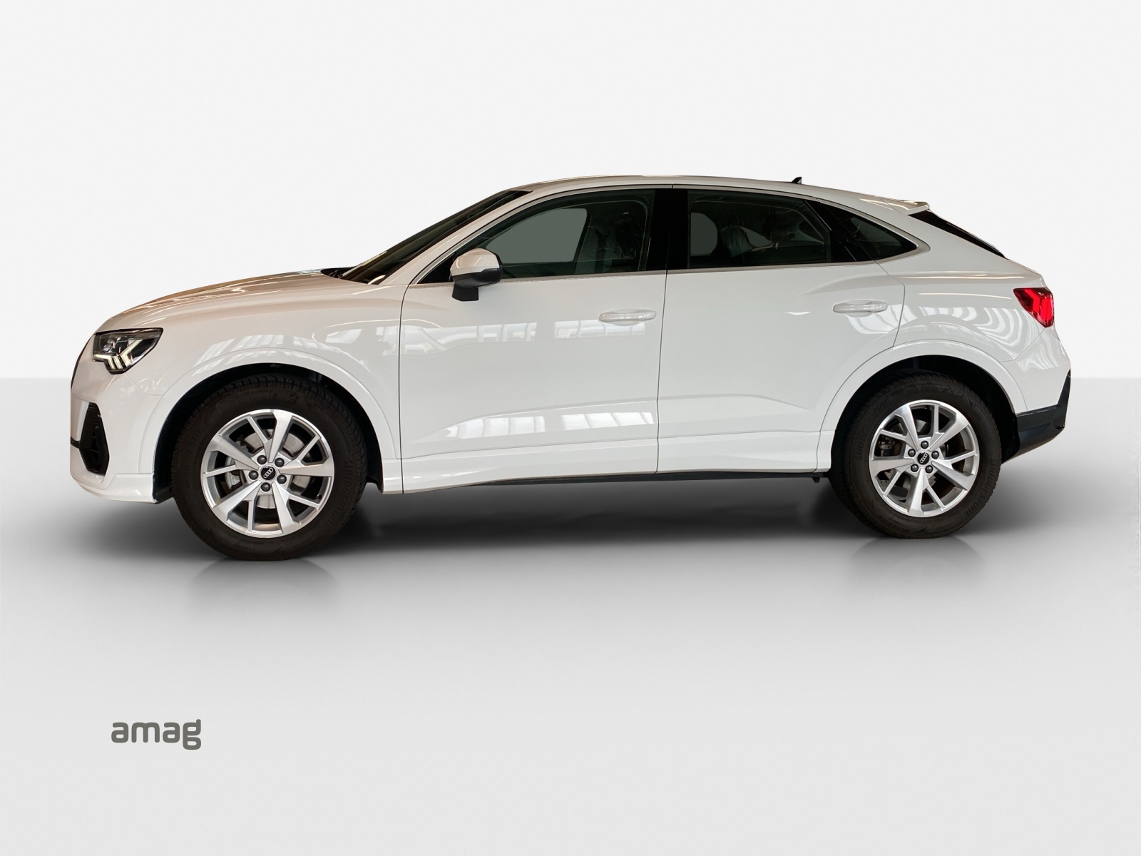 AUDI Q3 Sportback 35 TFSI Attraction S-tronic-image-1