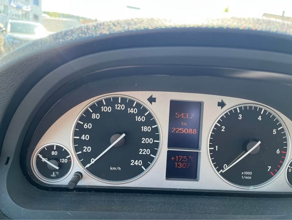 MERCEDES-BENZ B 170-image-10