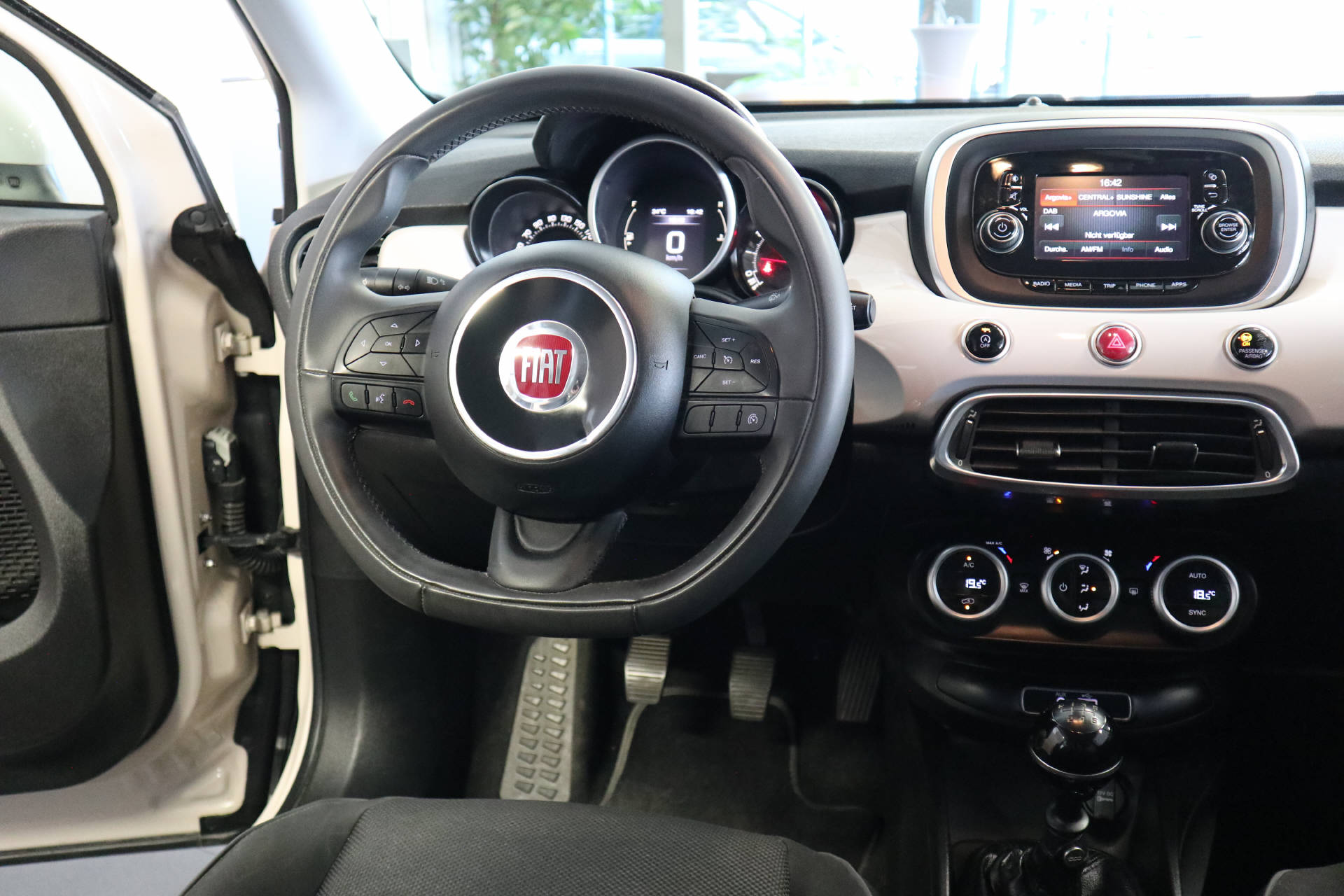 FIAT 500X 1.4 MultiAir Opening Edition-image-12
