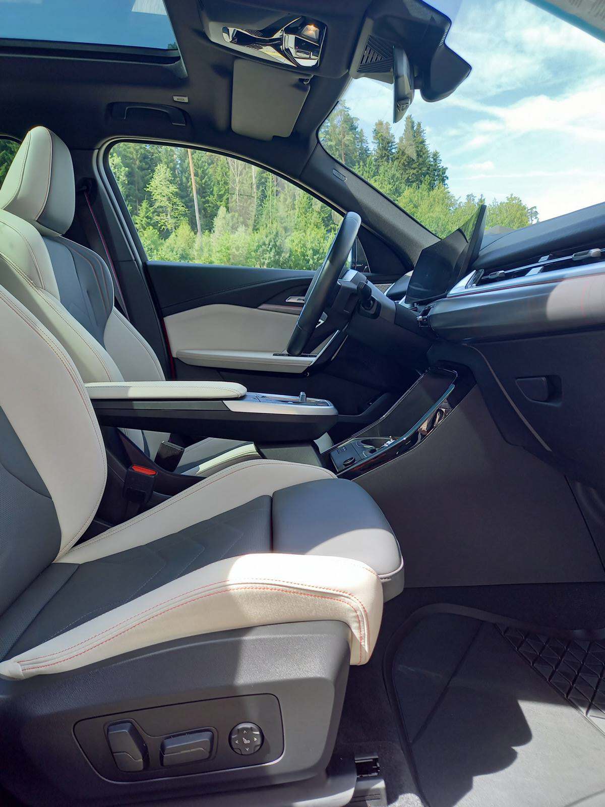 BMW iX2 xDrive 30 M Sport Pro-image-10