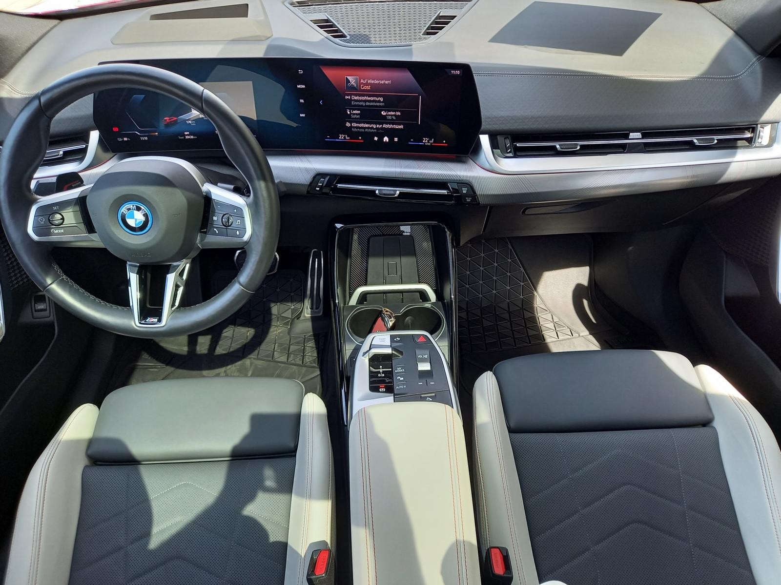 BMW iX2 xDrive 30 M Sport Pro-image-4