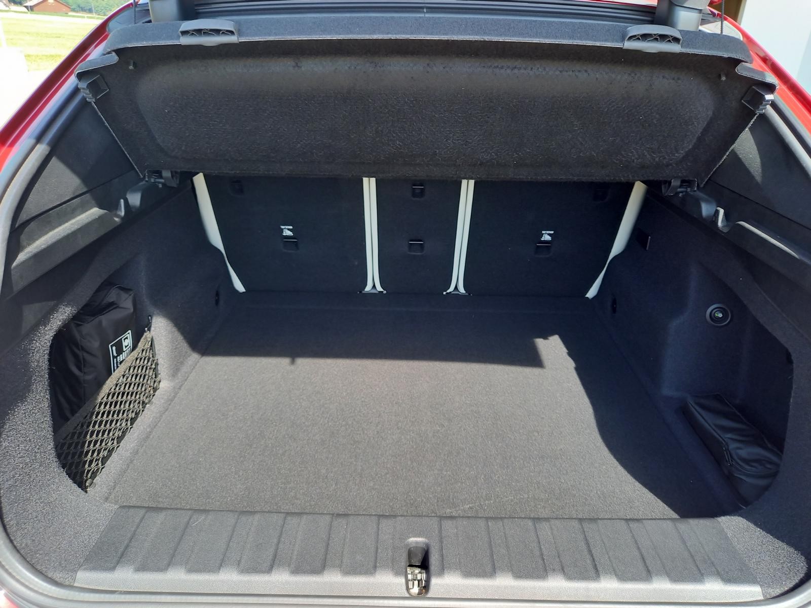 BMW iX2 xDrive 30 M Sport Pro-image-17