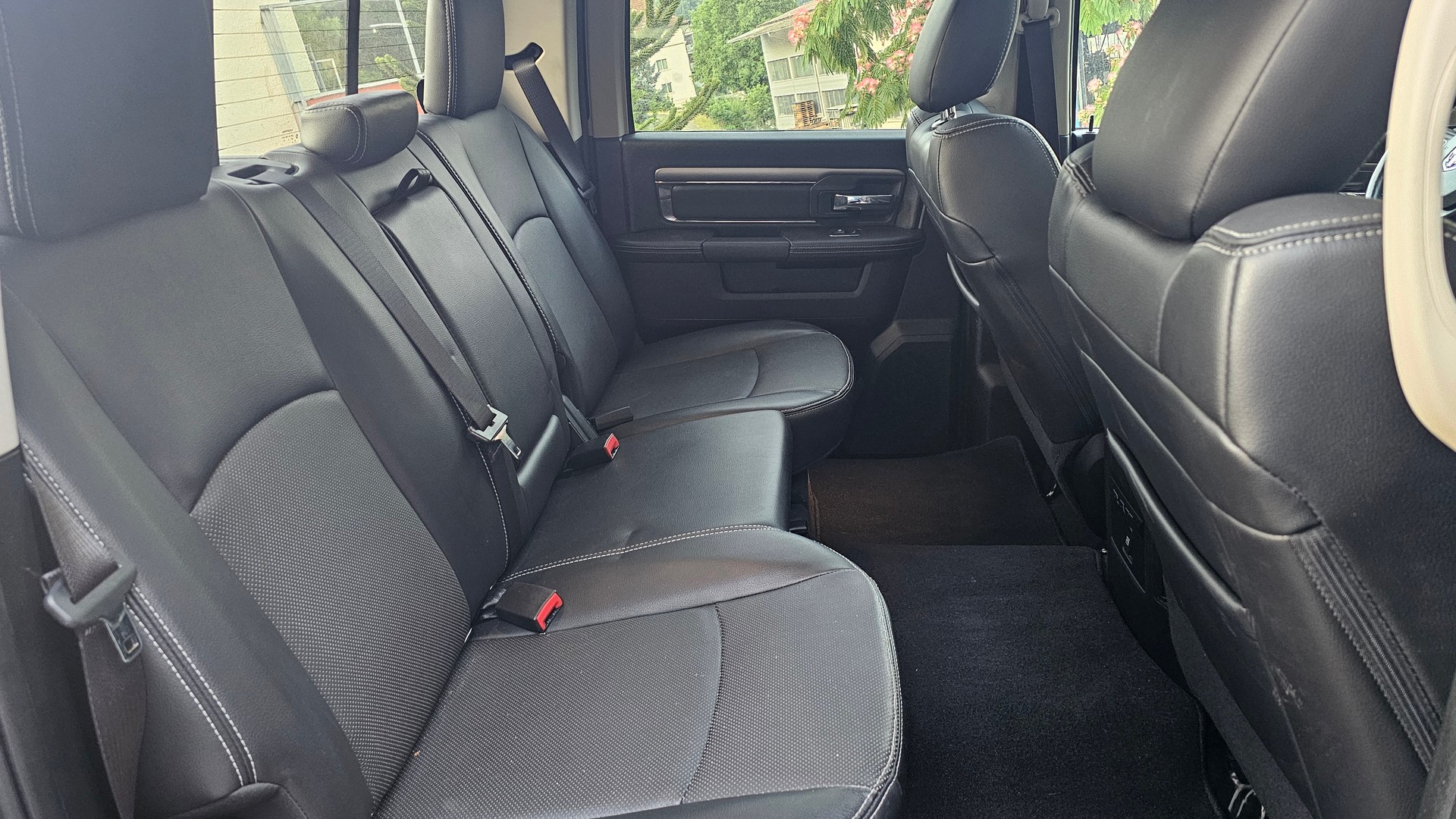 DODGE RAM 5.7 V8-image-9