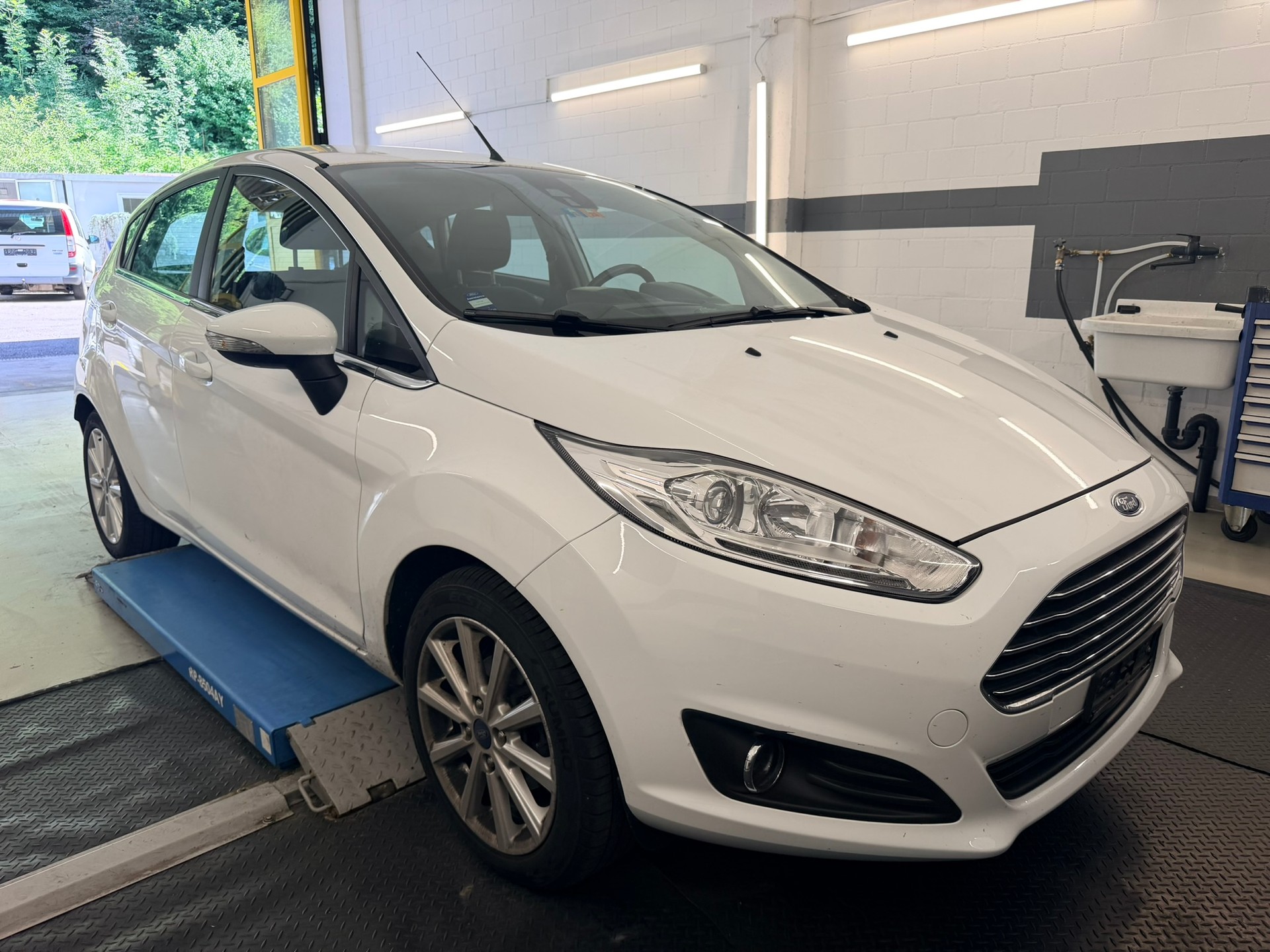 FORD Fiesta 1.0 SCTi Energy Edition PowerShift-image-2