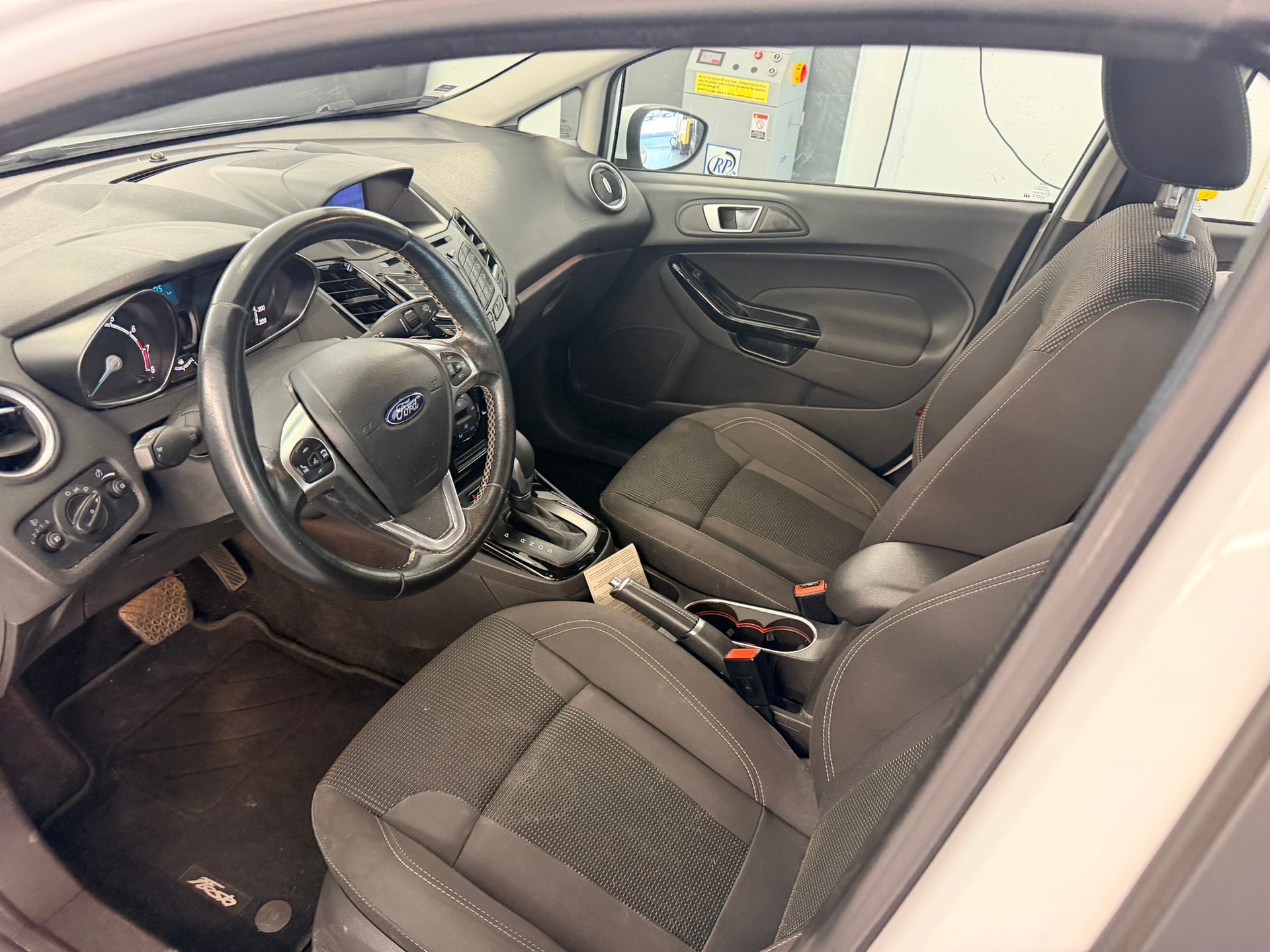 FORD Fiesta 1.0 SCTi Energy Edition PowerShift-image-9