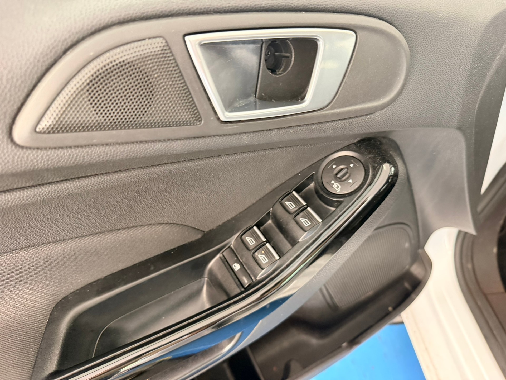 FORD Fiesta 1.0 SCTi Energy Edition PowerShift-image-10