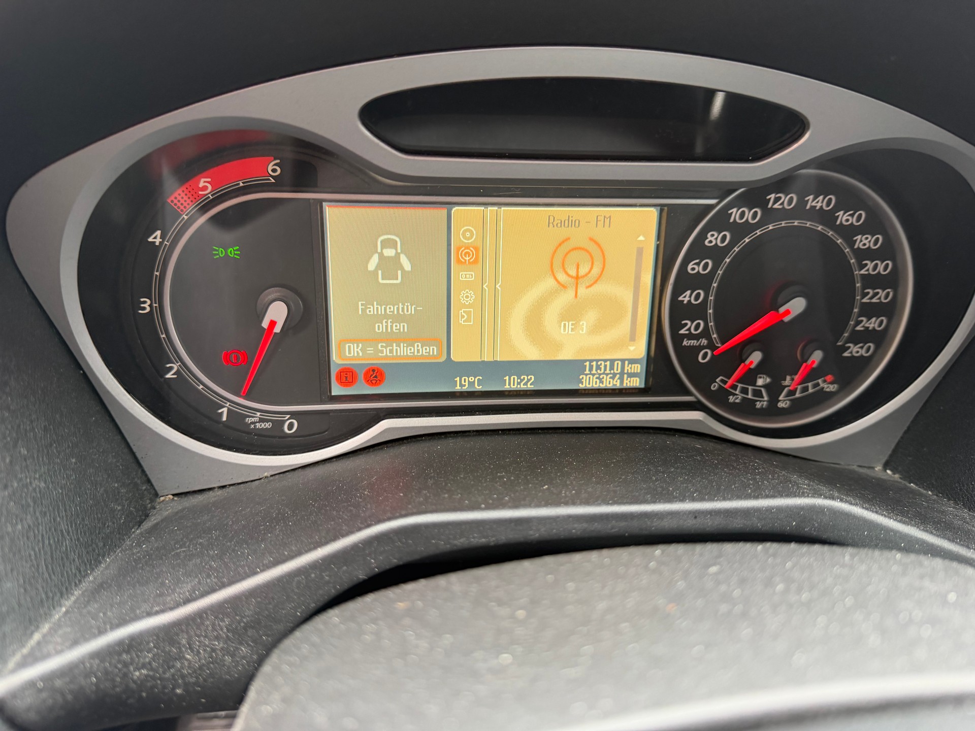 FORD Mondeo 2.0 TDCi 16V Carving-image-10