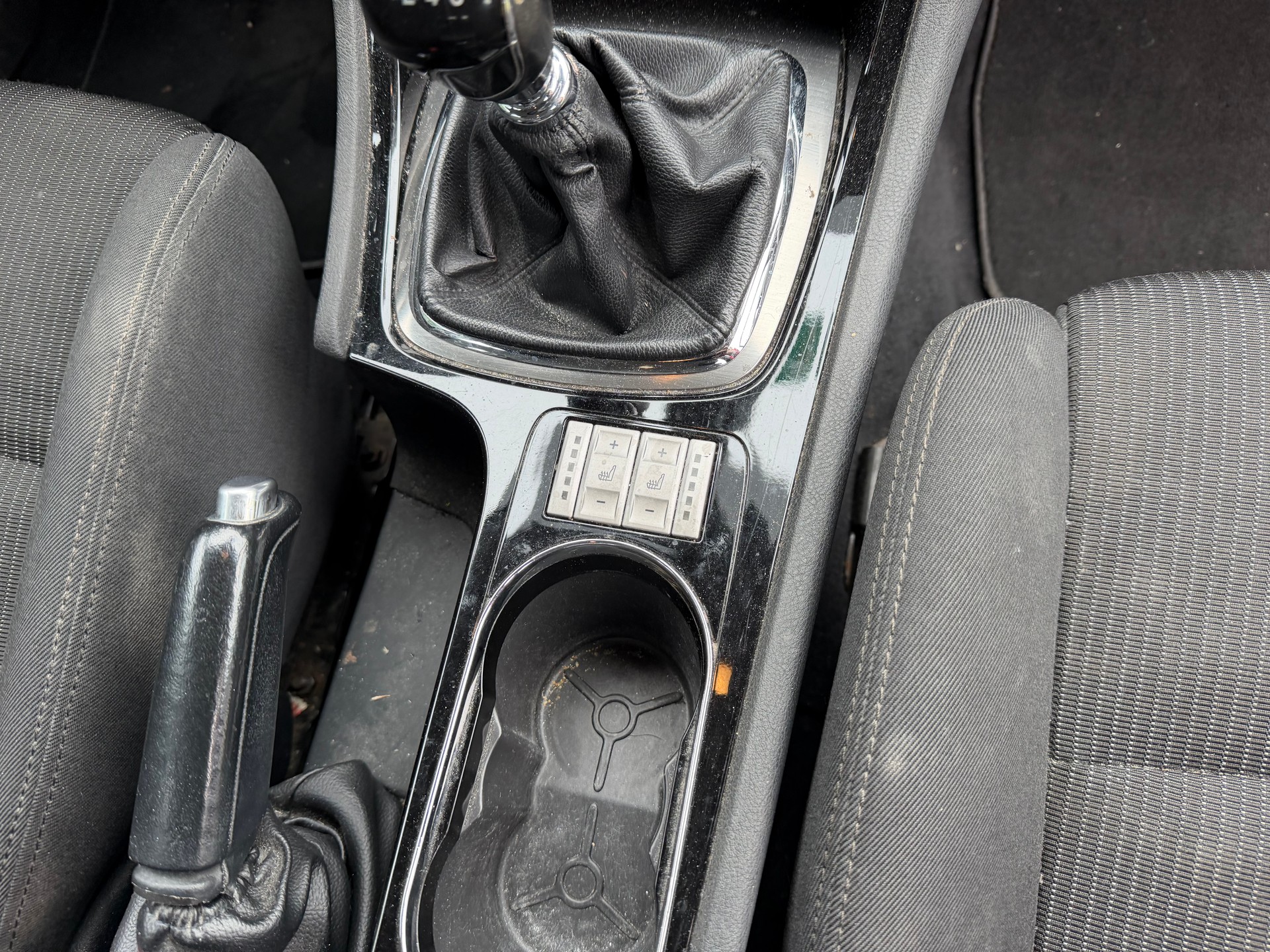FORD Mondeo 2.0 TDCi 16V Carving-image-4