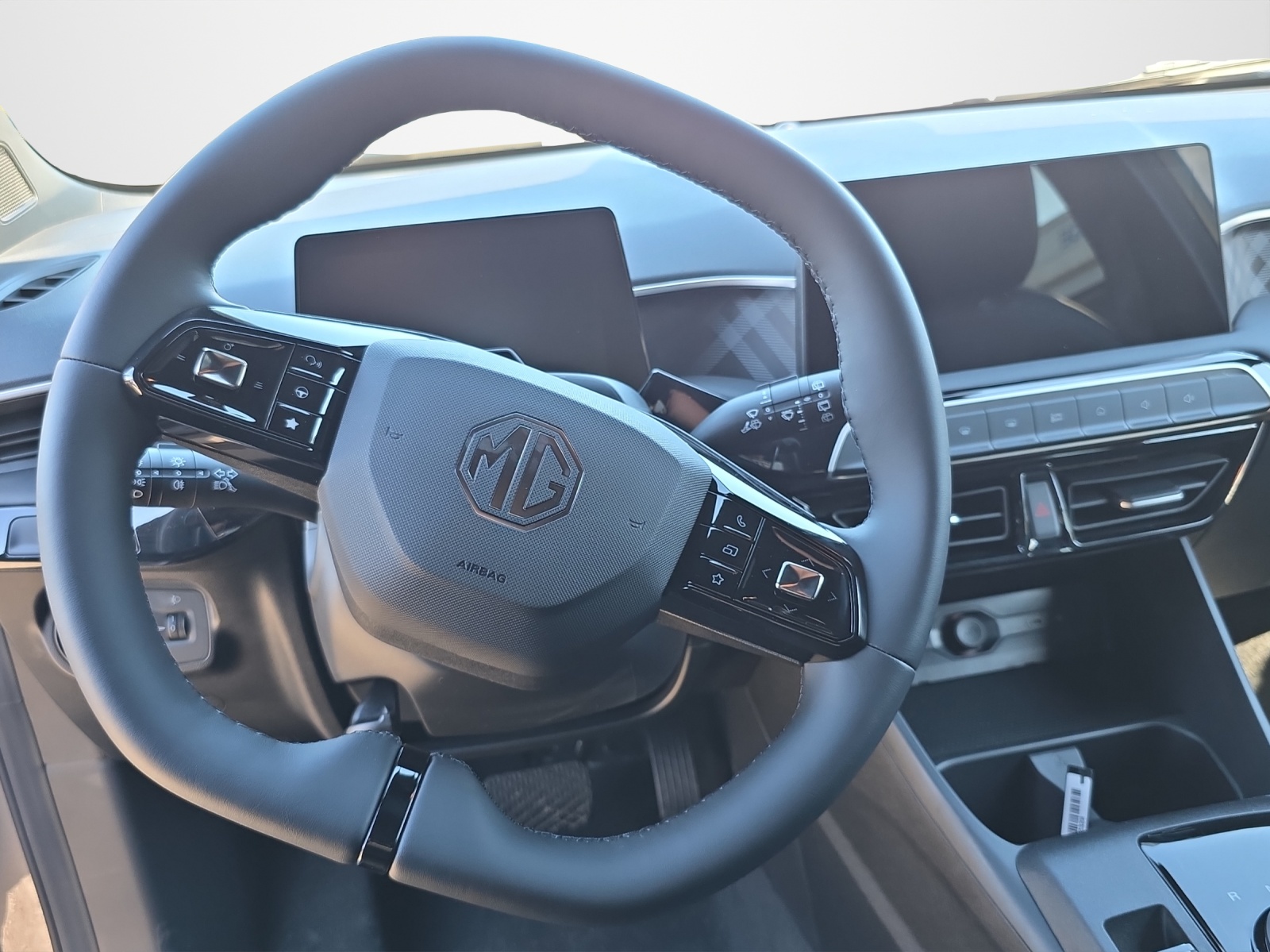 MG 3 1.5 Hybrid Luxury DEMO-image-10