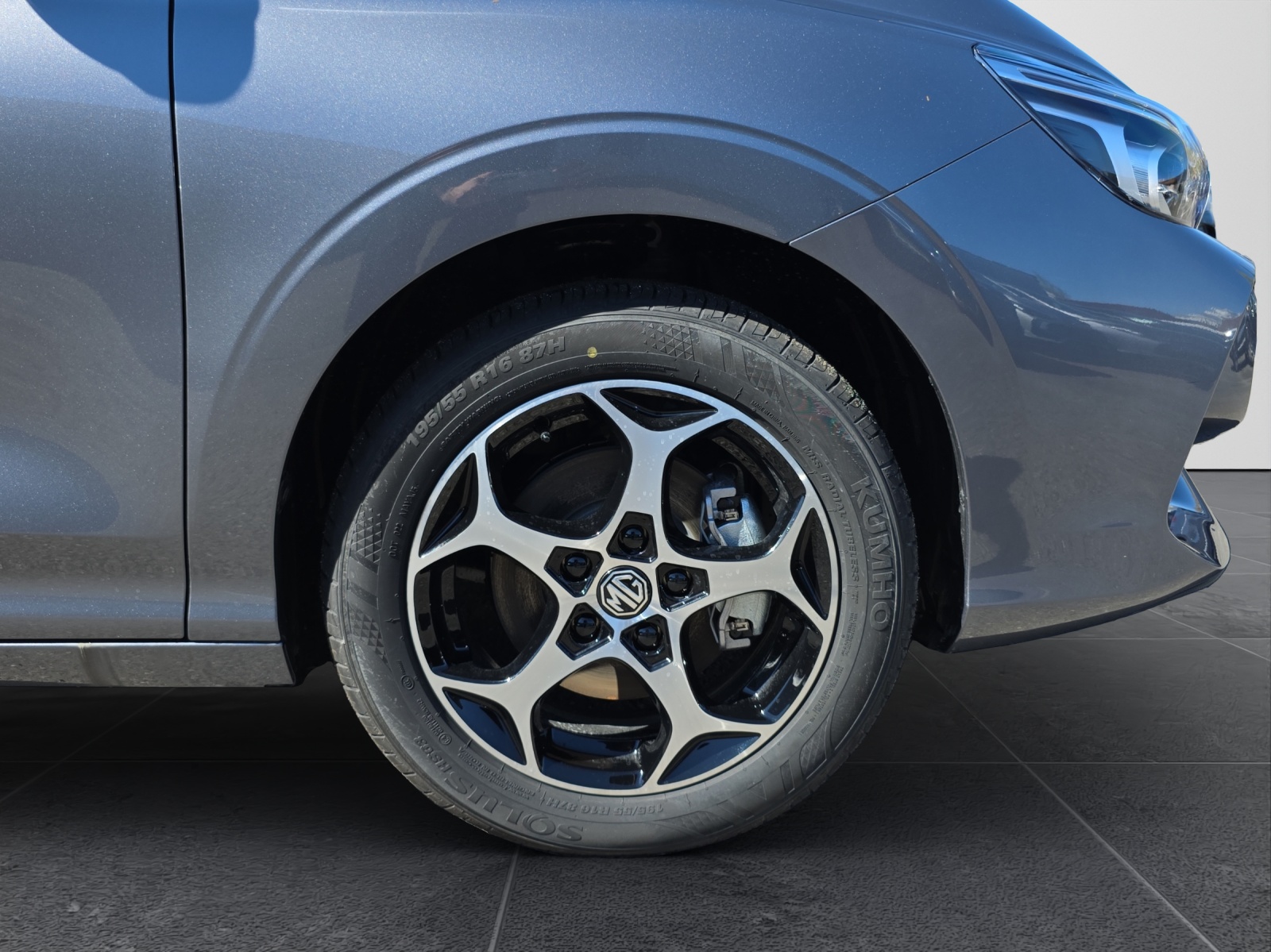 MG 3 1.5 Hybrid Luxury DEMO-image-13