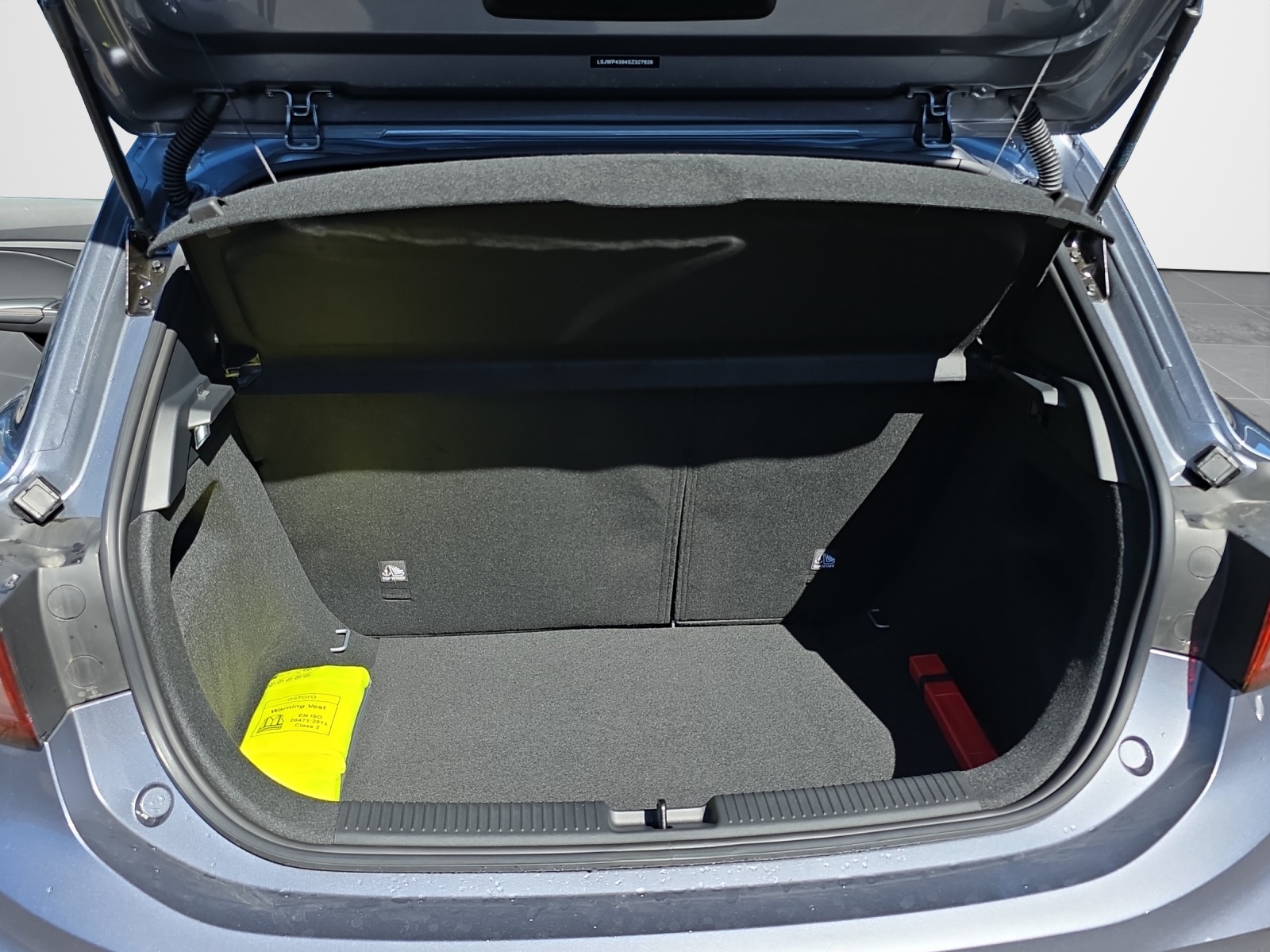 MG 3 1.5 Hybrid Luxury DEMO-image-12