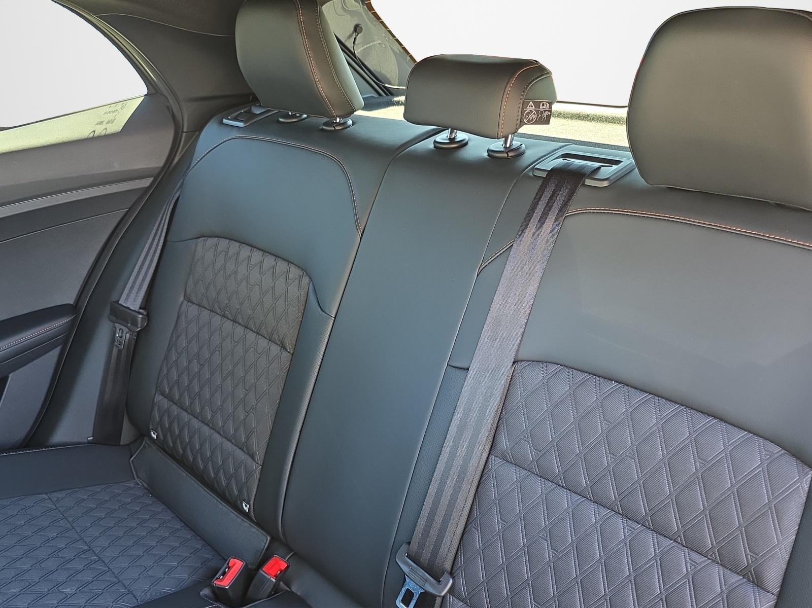 MG 3 1.5 Hybrid Luxury DEMO-image-11