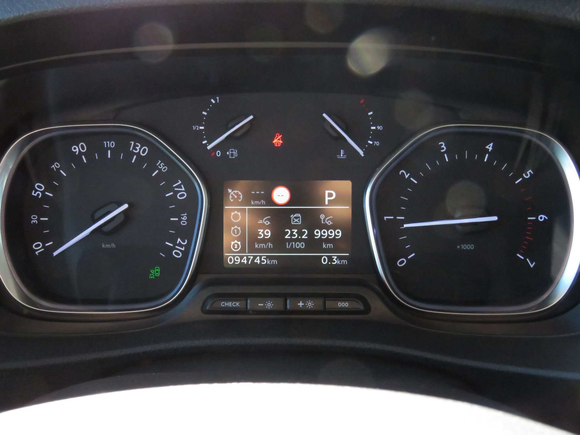 PEUGEOT Expert 2.0 BlueHDi 120 S&S Premium Long EAT8 (Automat, AHK 2.5 t)-image-15