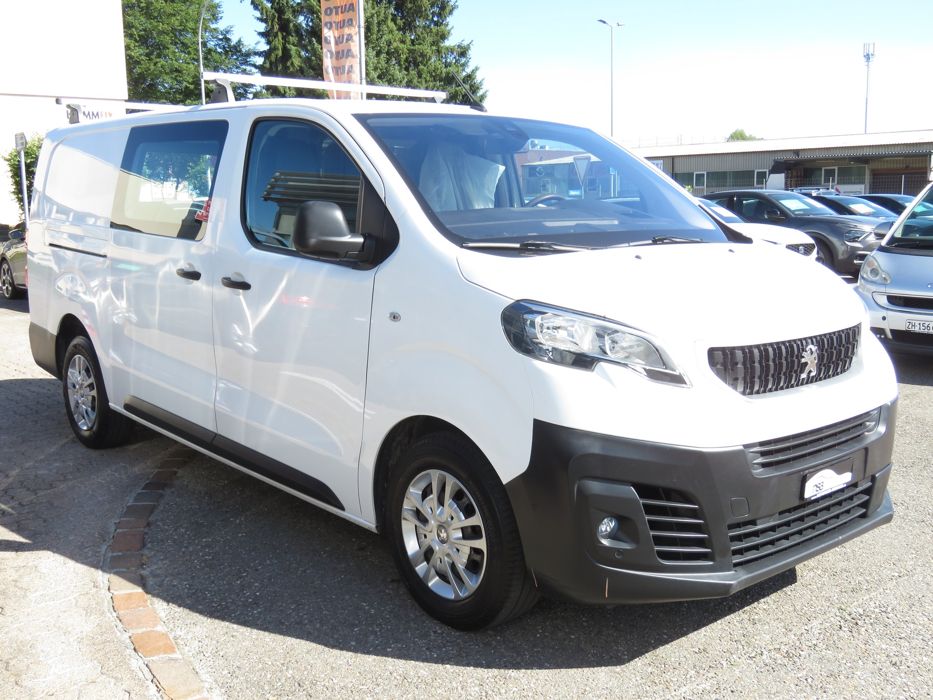 PEUGEOT Expert 2.0 BlueHDi 120 S&S Premium Long EAT8 (Automat, AHK 2.5 t)-image-2