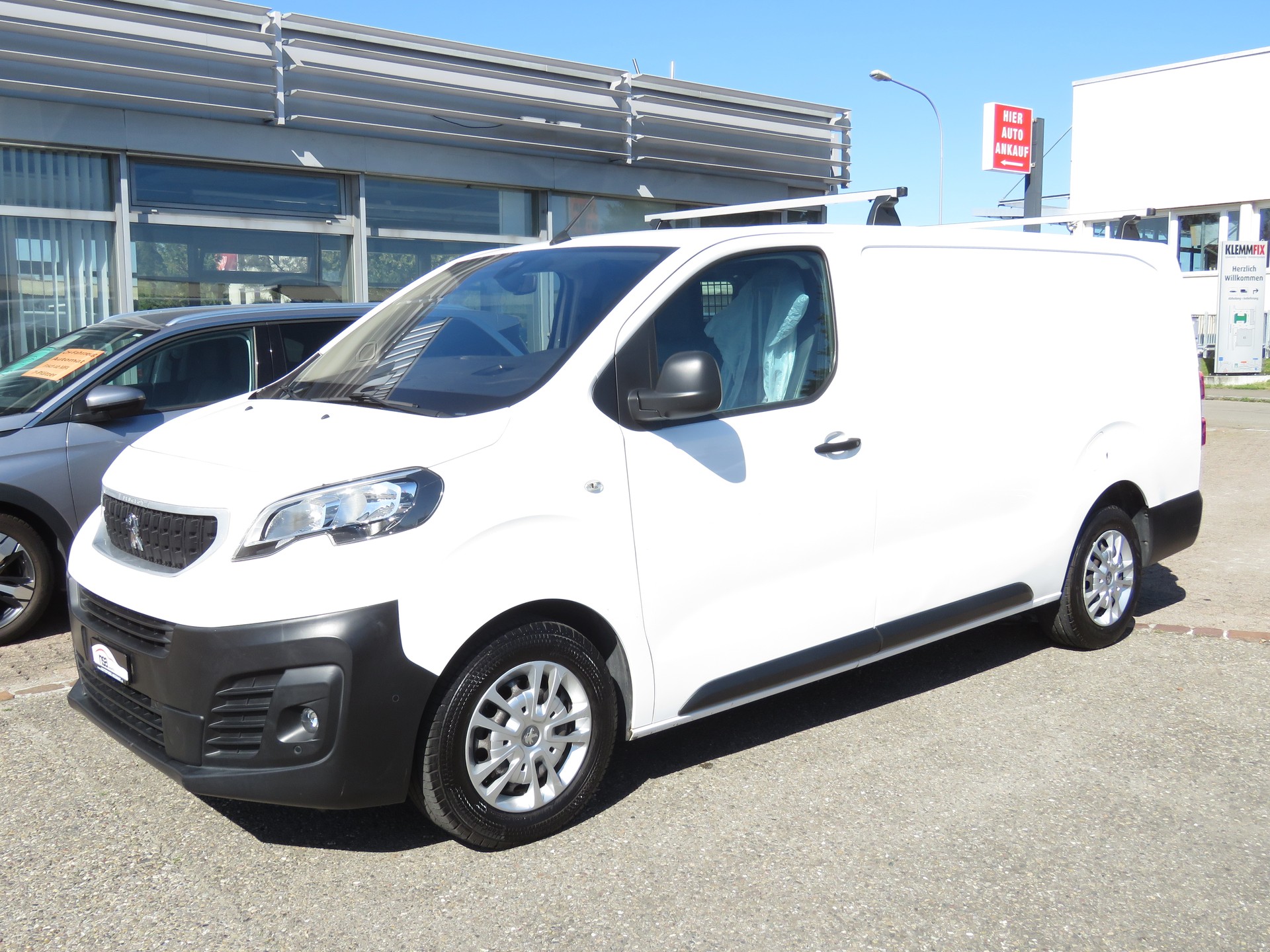 PEUGEOT Expert 2.0 BlueHDi 120 S&S Premium Long EAT8 (Automat, AHK 2.5 t)-image-0
