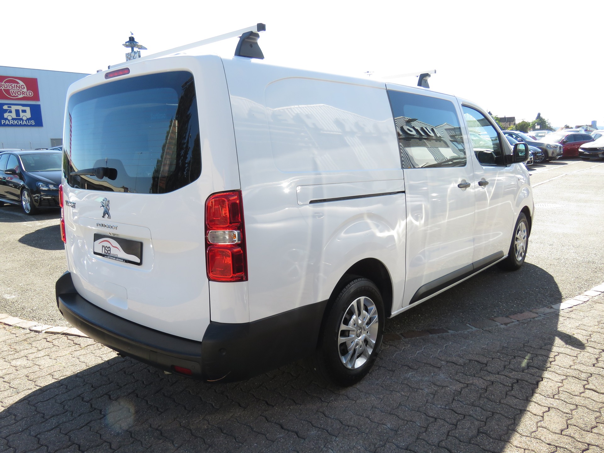 PEUGEOT Expert 2.0 BlueHDi 120 S&S Premium Long EAT8 (Automat, AHK 2.5 t)-image-3