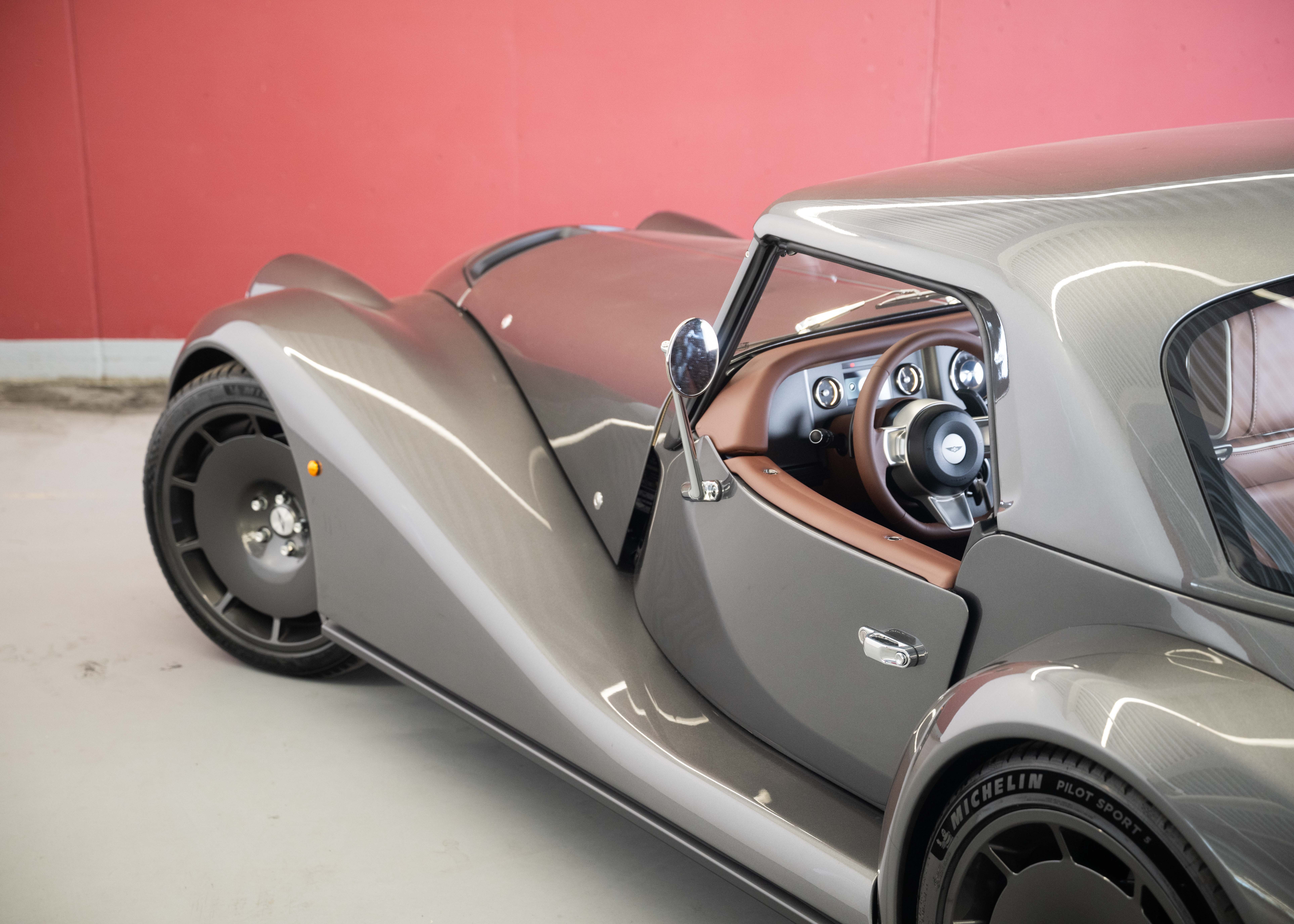 Image MORGAN PLUS-SIX Supersport 3.0 Bespoke (New Swiss car, special order, sports exhaust, hardtop, 30-month warranty)