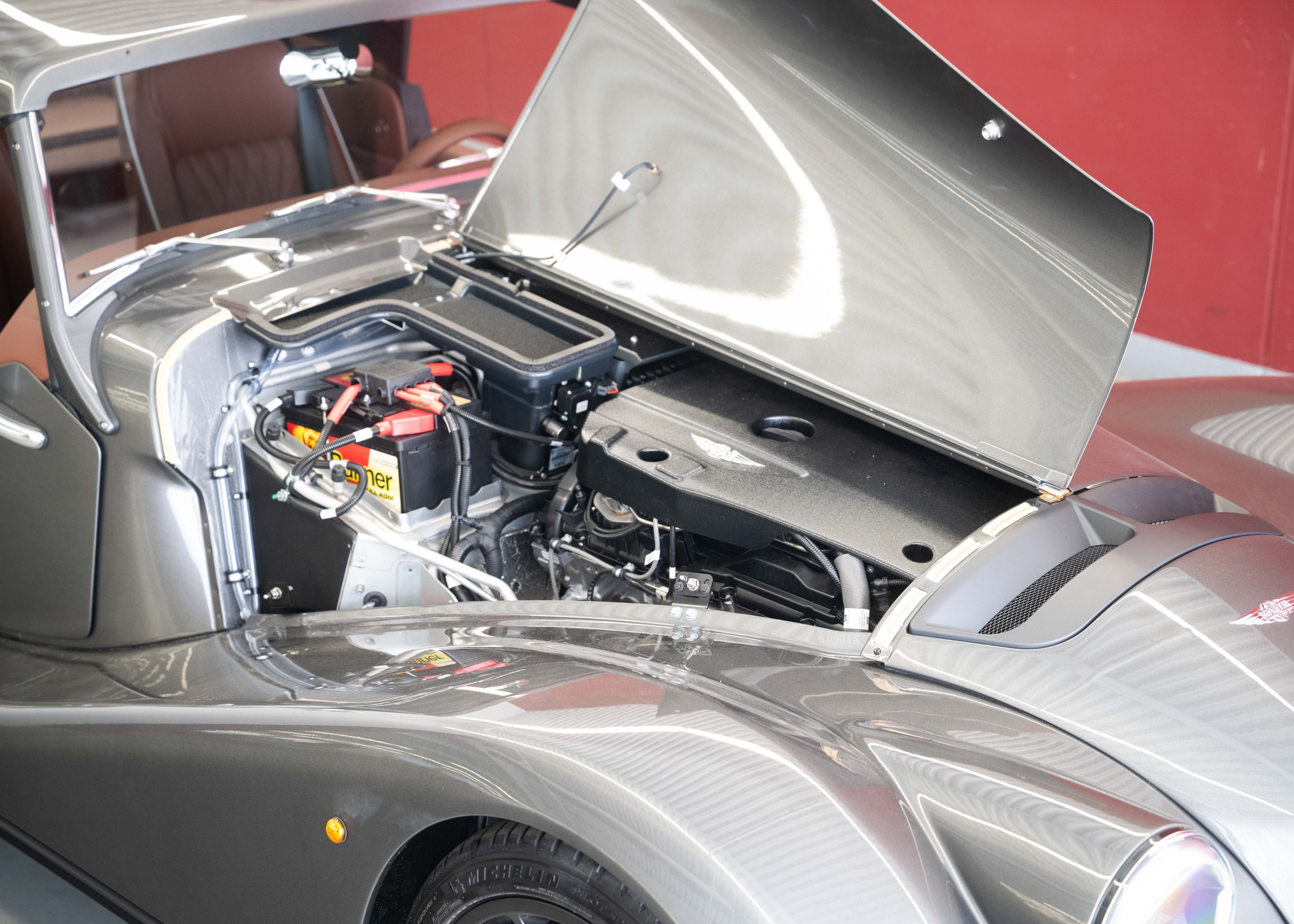 Image MORGAN PLUS-SIX Supersport 3.0 Bespoke (New Swiss car, special order, sports exhaust, hardtop, 30-month warranty)
