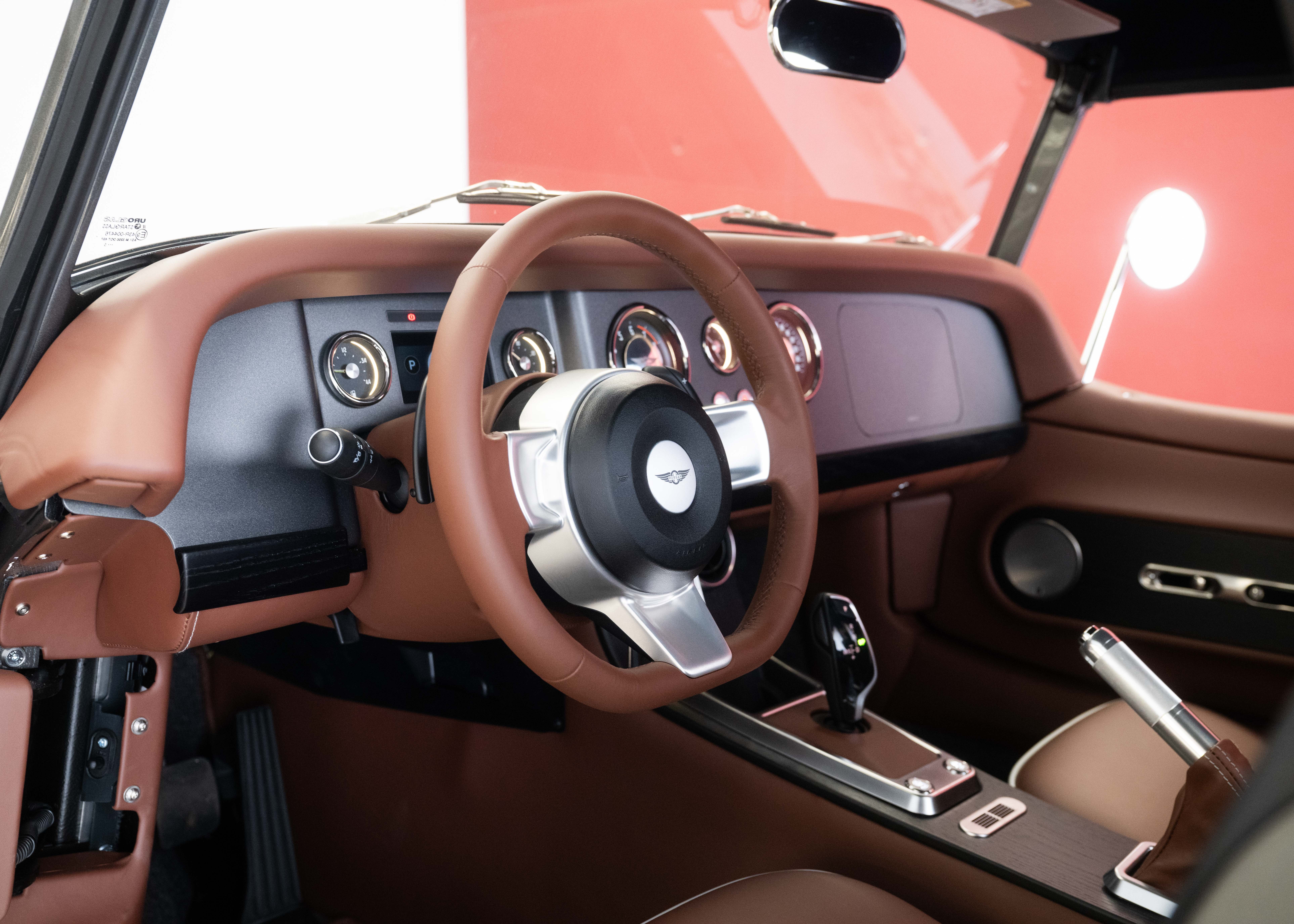 Image MORGAN PLUS-SIX Supersport 3.0 Bespoke (New Swiss car, special order, sports exhaust, hardtop, 30-month warranty)