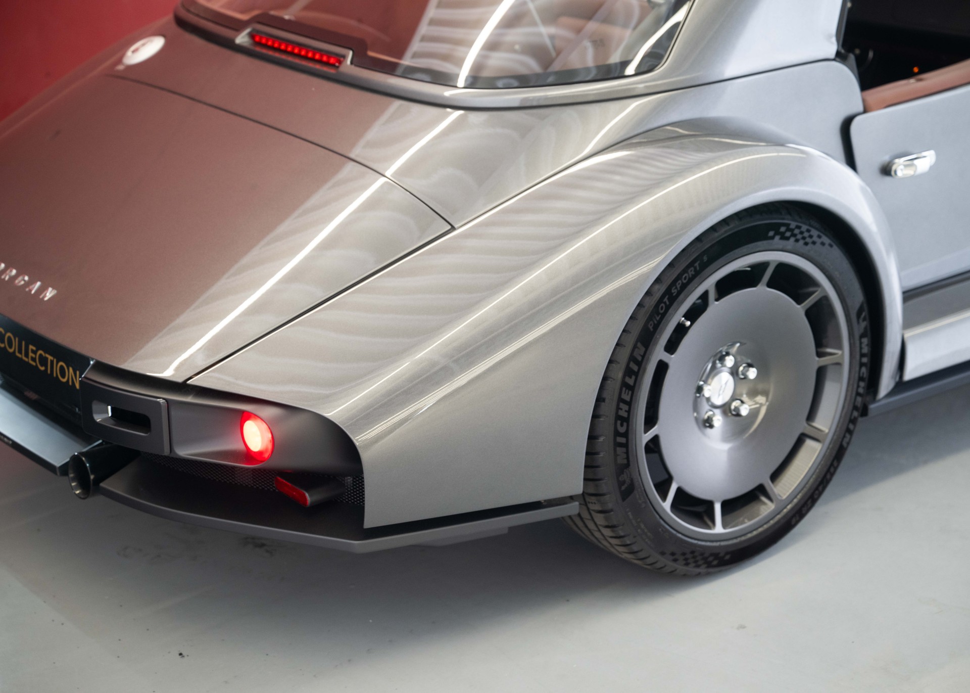MORGAN Supersport 3.0 Bespoke (New Swiss car, special order, sports exhaust, hardtop, 30-month warranty)-image-14