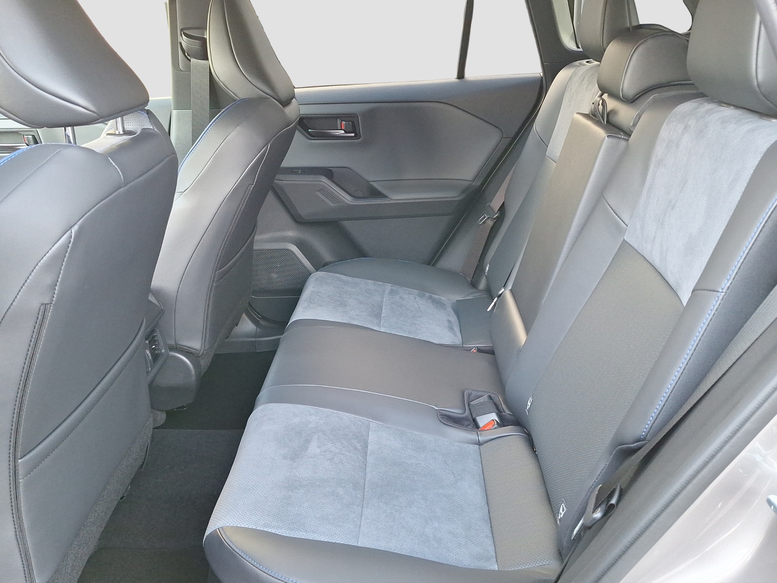 TOYOTA RAV4 2.5 HEV Style-image-10