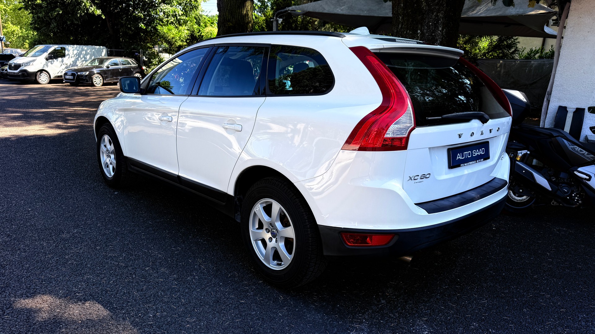 VOLVO XC60 2.4D Momentum-image-5
