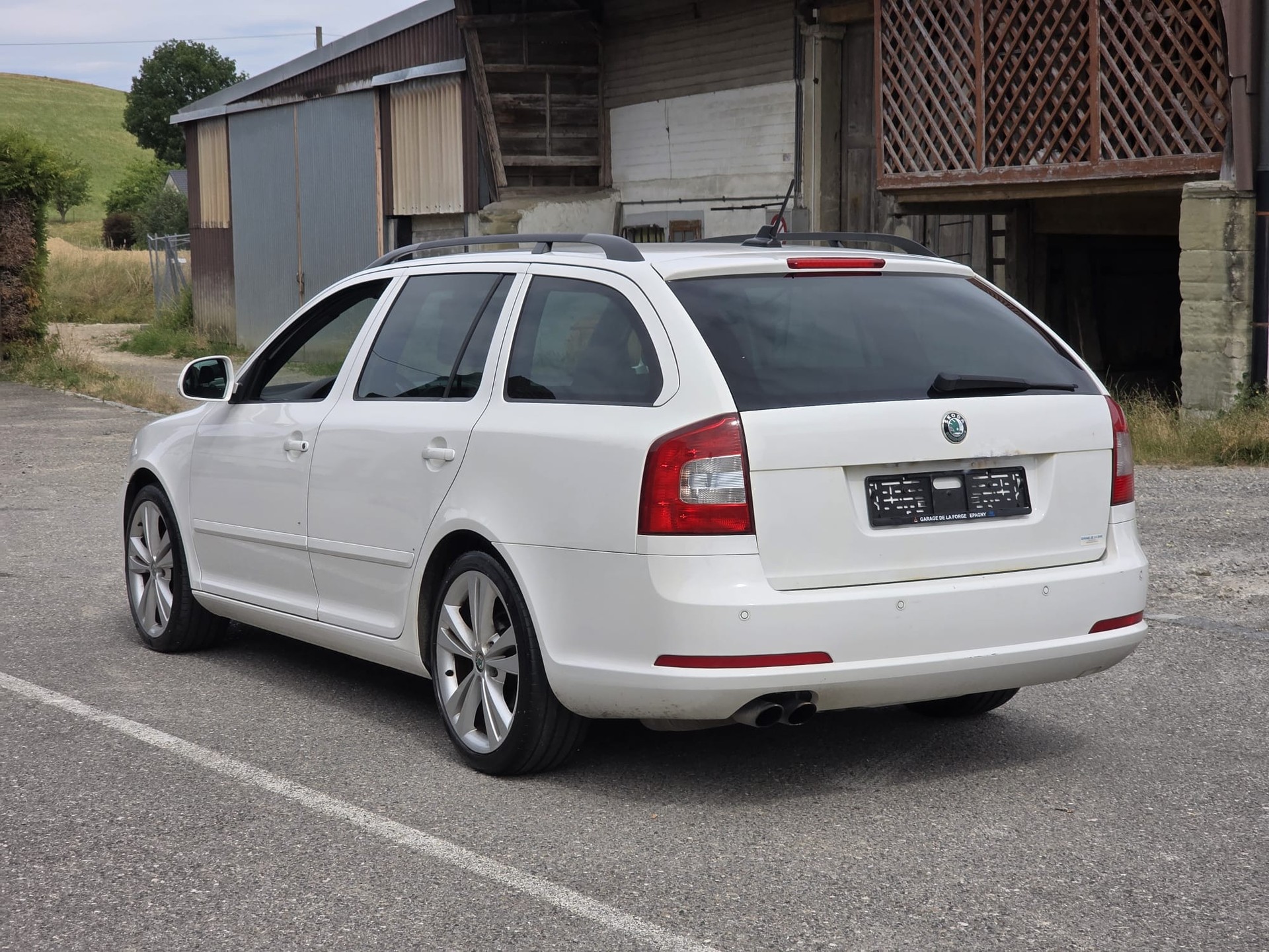 SKODA Octavia Combi 2.0 TDI RS DSG-image-4