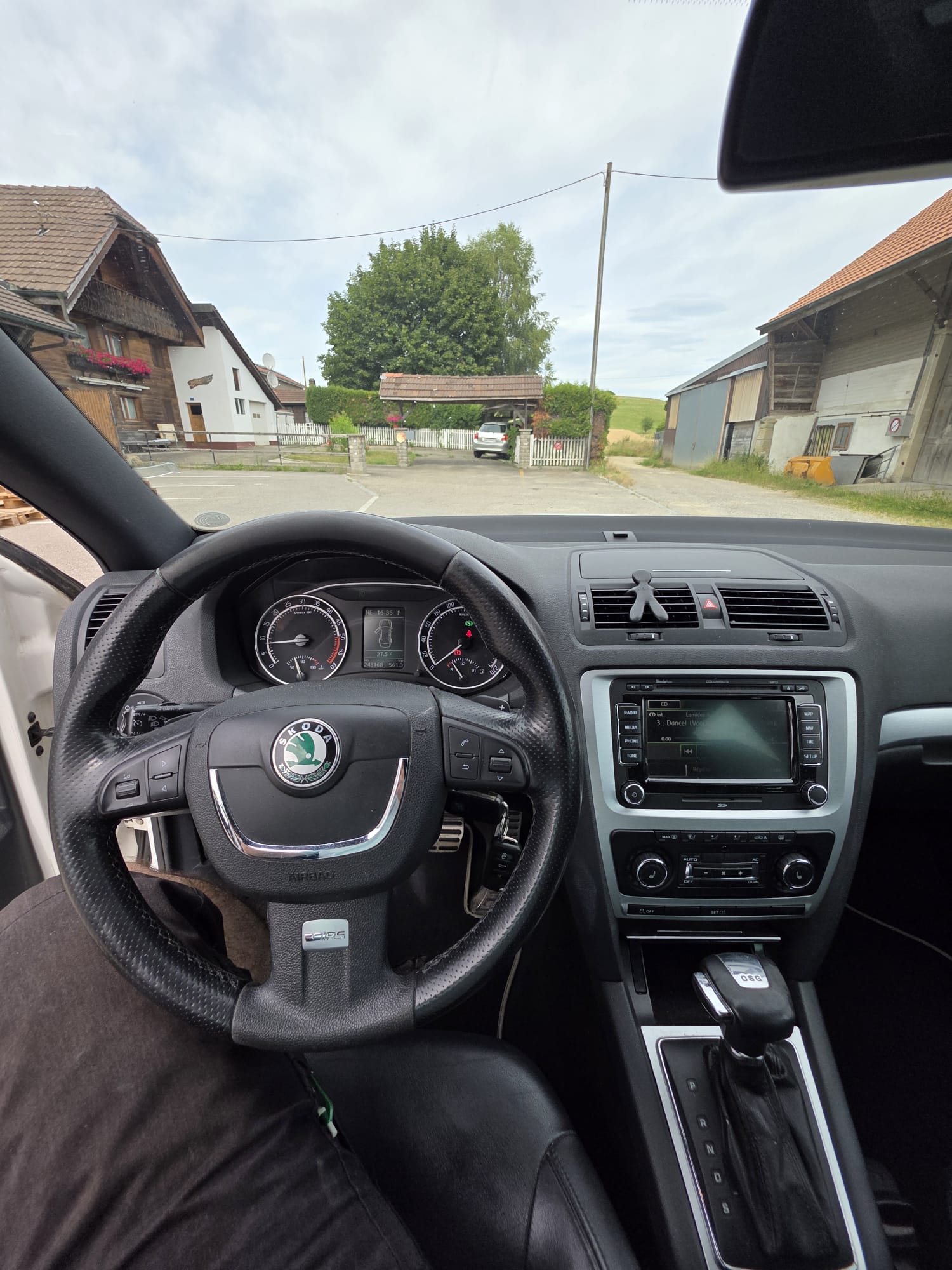 SKODA Octavia Combi 2.0 TDI RS DSG-image-7