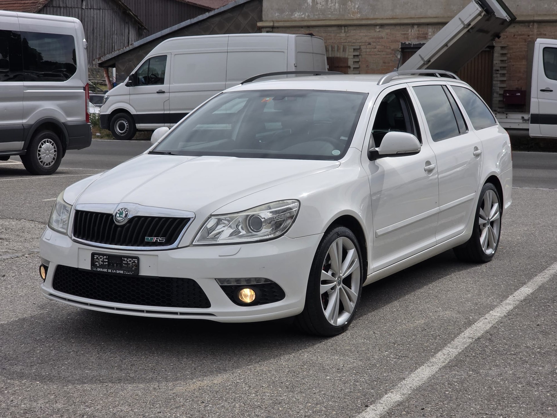 SKODA Octavia Combi 2.0 TDI RS DSG-image-1