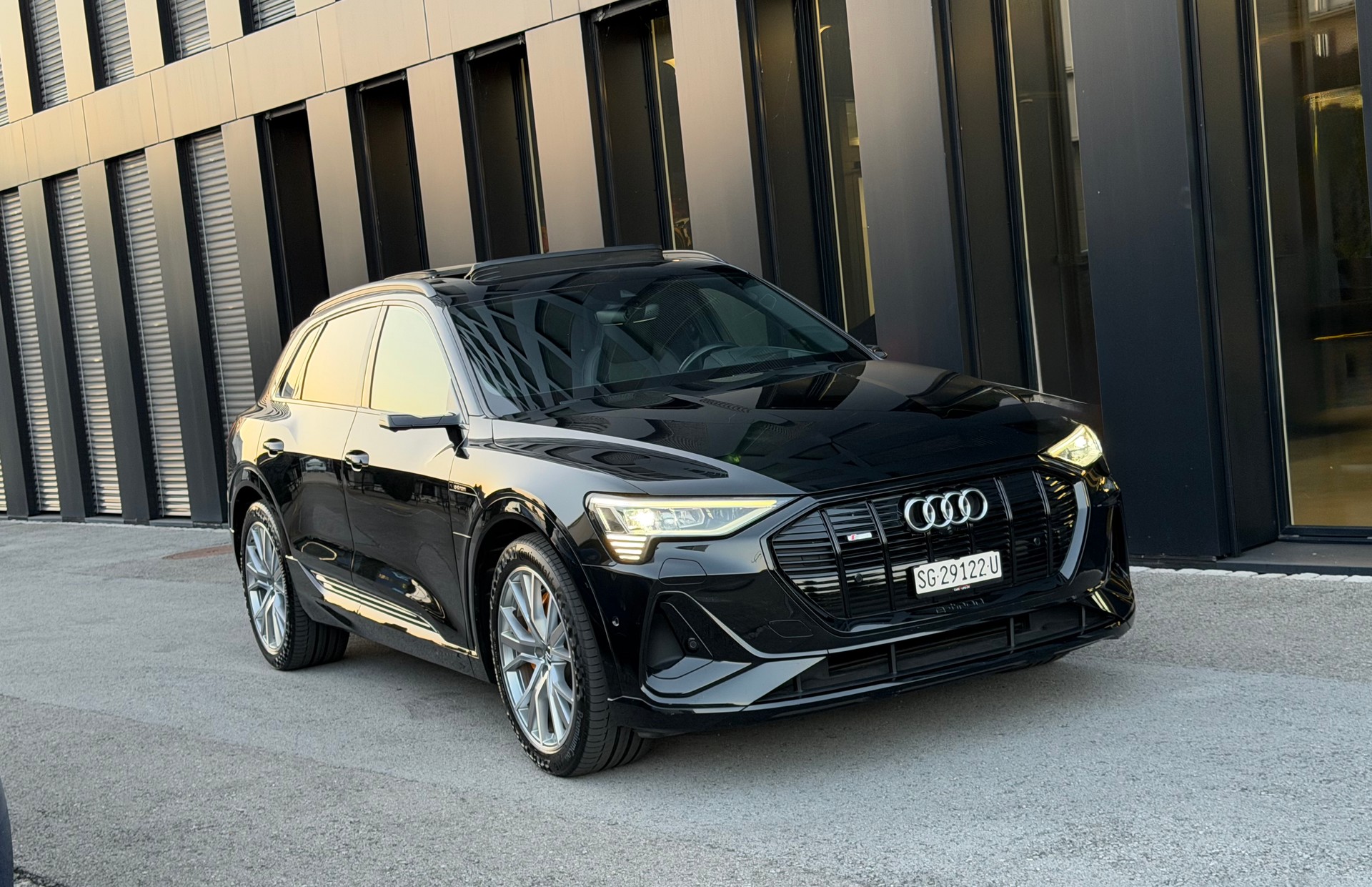 AUDI e-tron 55 S Line quattro♦️8 Jahre Garantie auf Batterie*Topausstattung♦️-image-5