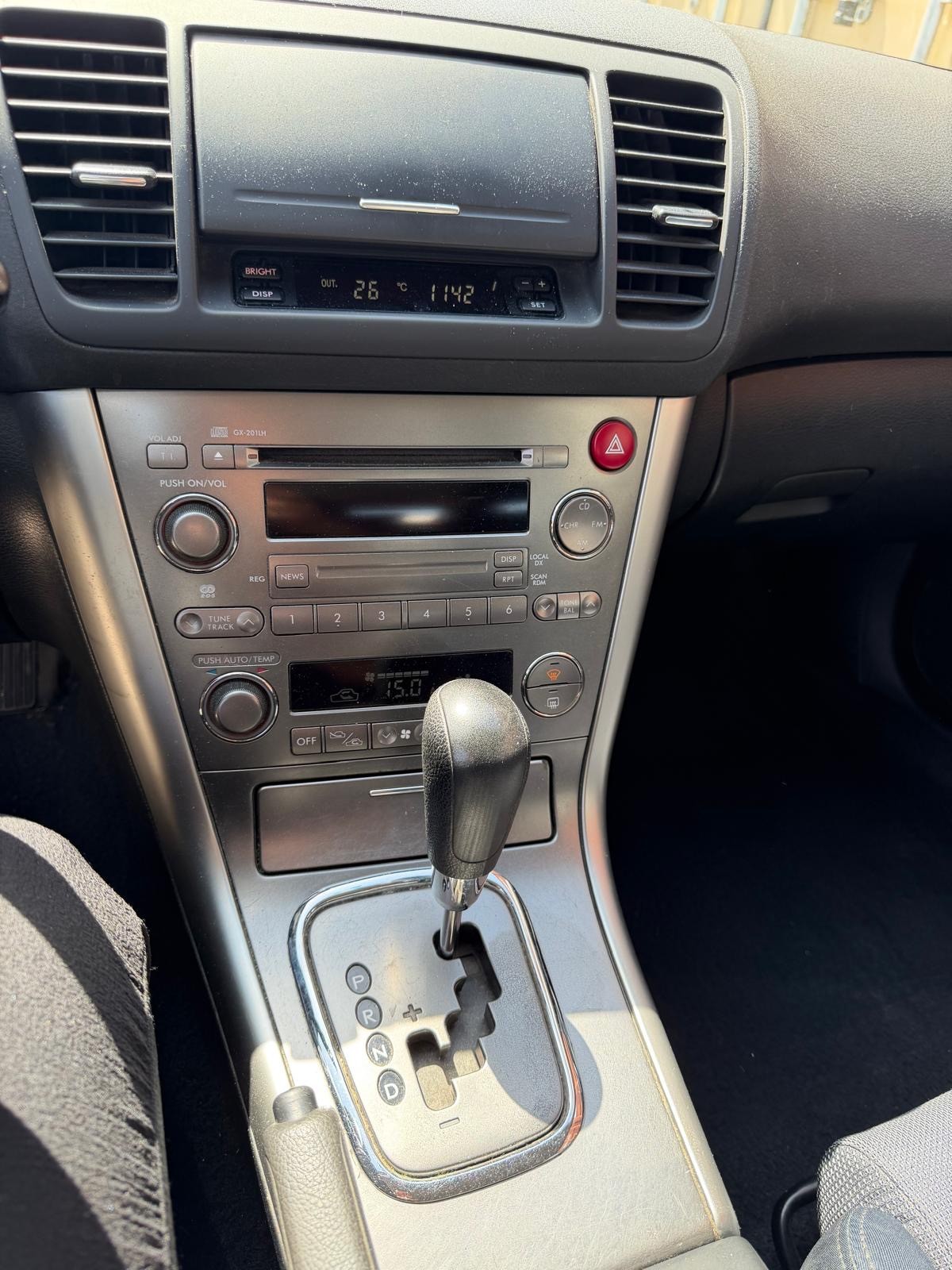 SUBARU Legacy 2.0i AWD Swiss-image-11