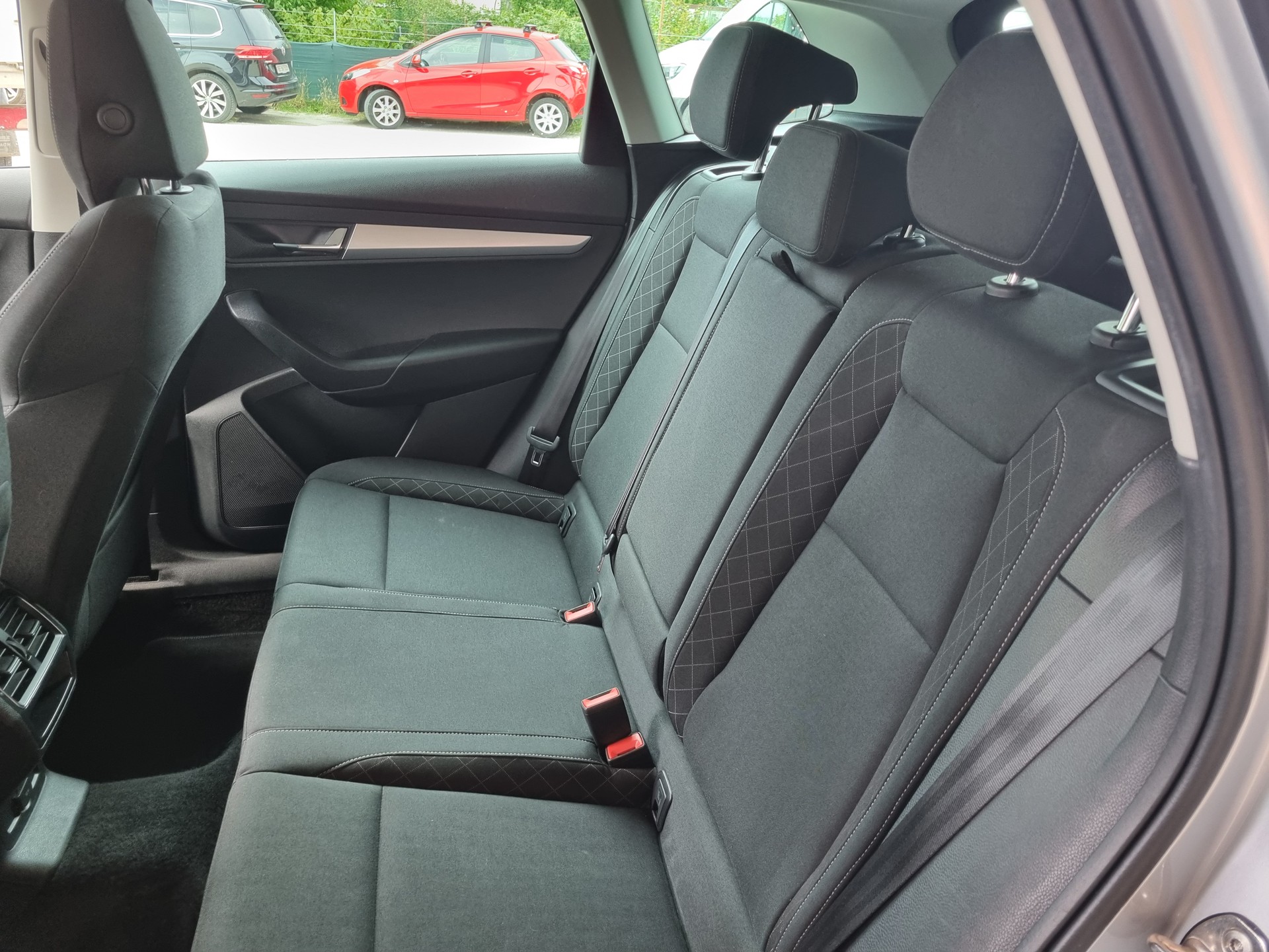 SKODA Karoq 1.5 TSI ACT Ambition DSG-image-8