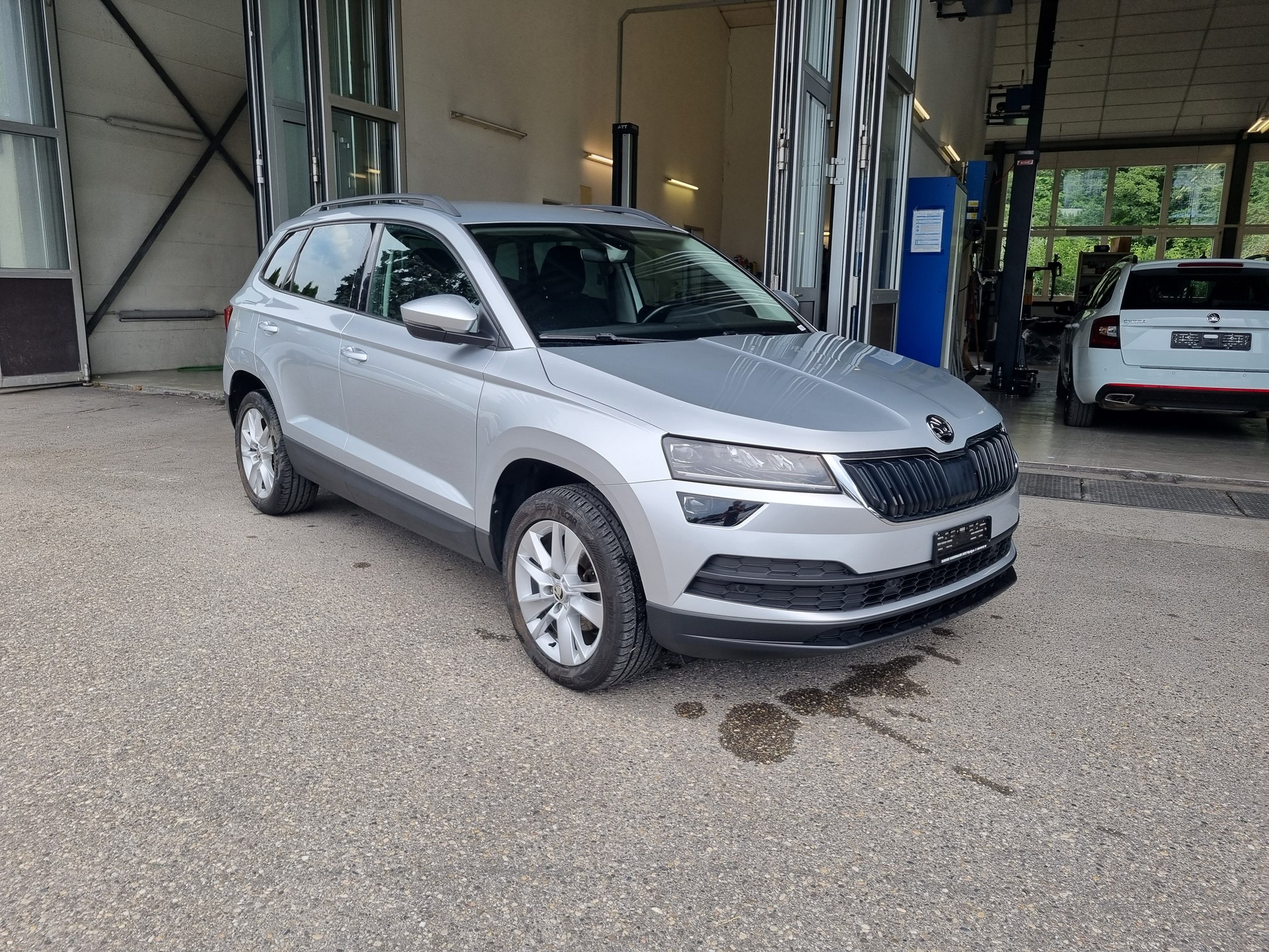 SKODA Karoq 1.5 TSI ACT Ambition DSG-image-1