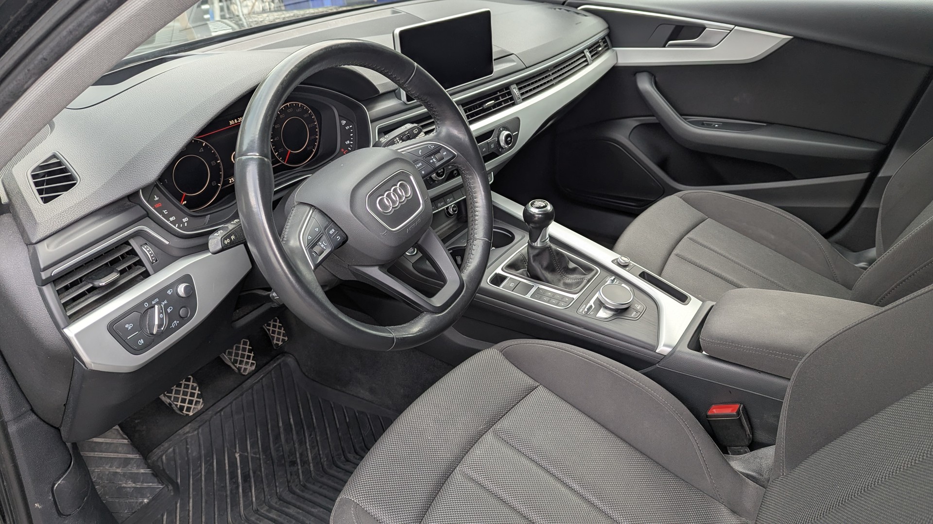 AUDI 2.0 TDI 150 Sport-image-3