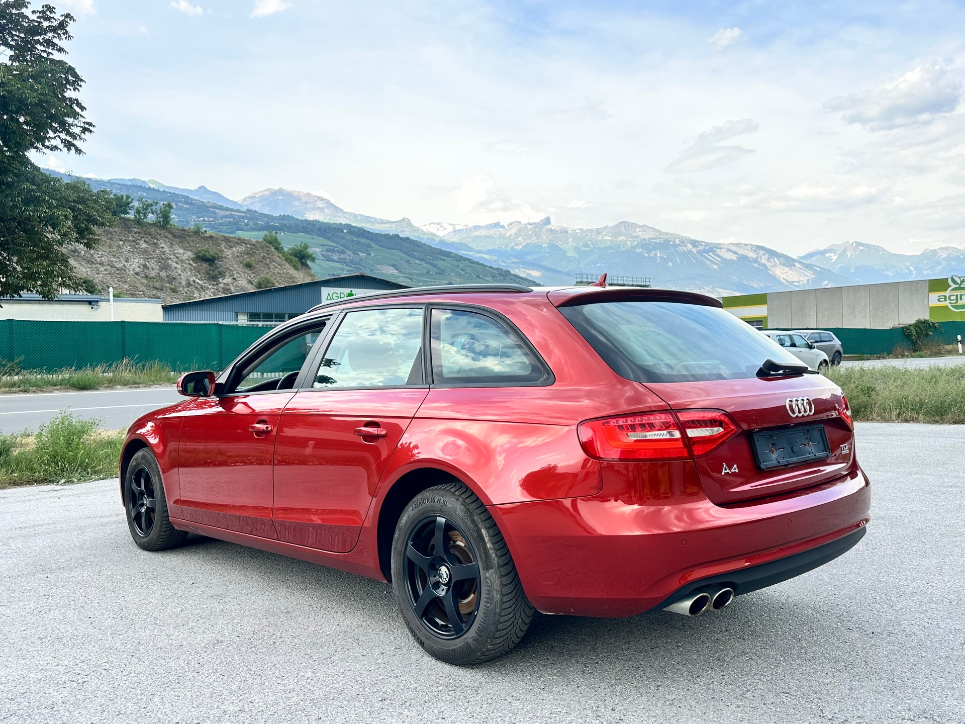 AUDI A4 Avant 2.0 TDI quattro-image-4