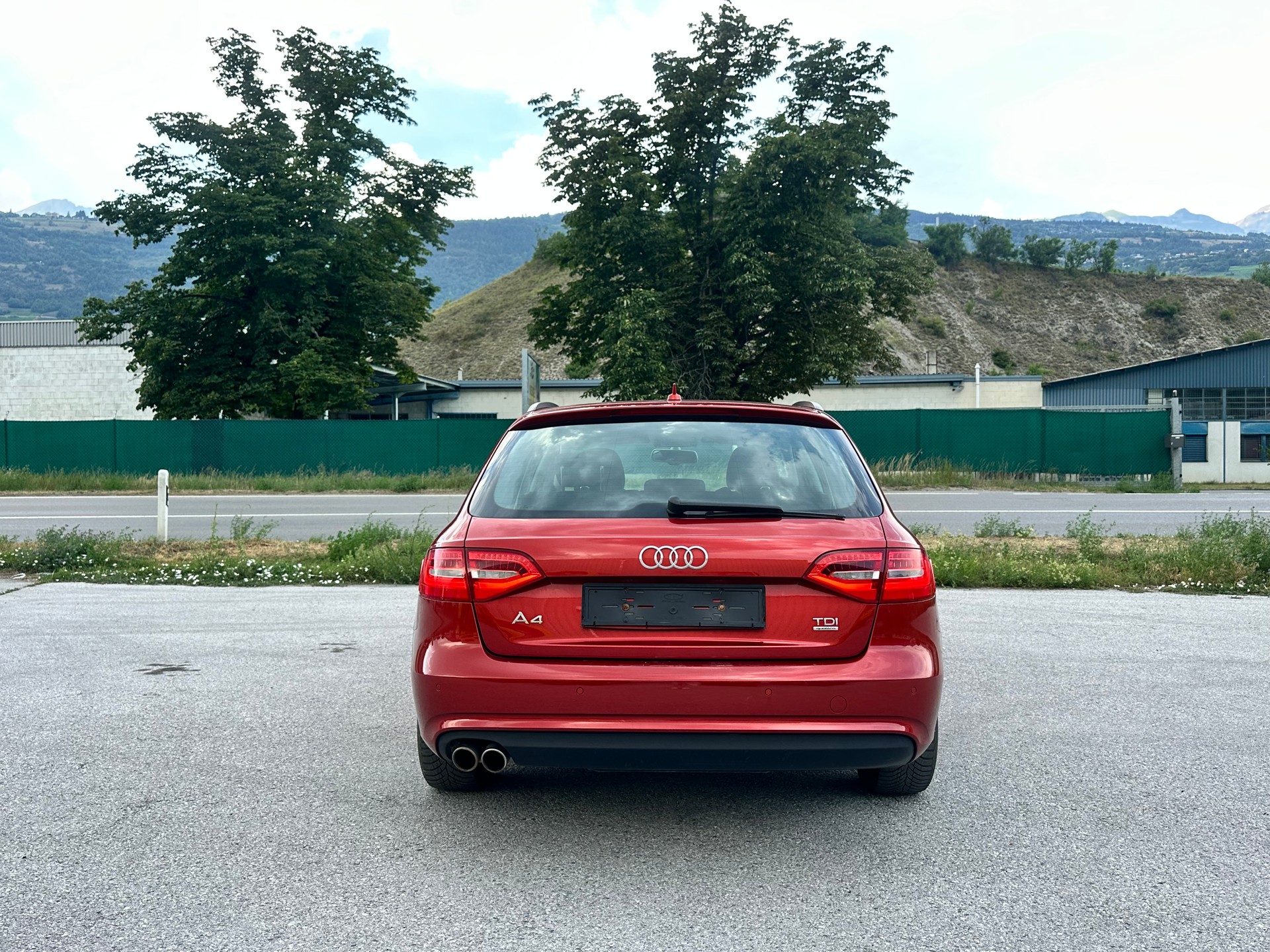 AUDI A4 Avant 2.0 TDI quattro-image-7