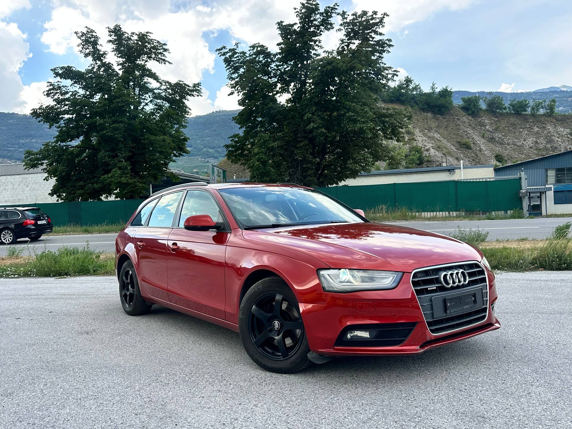 AUDI A4 Avant 2.0 TDI quattro-image-1