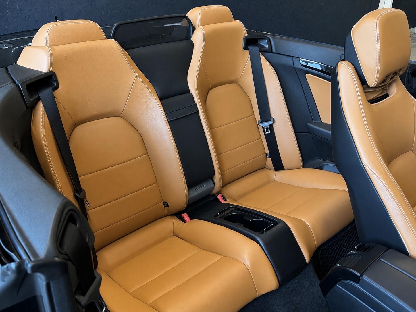 MERCEDES-BENZ E 250 CGI BlueEfficiency Automatic-image-14