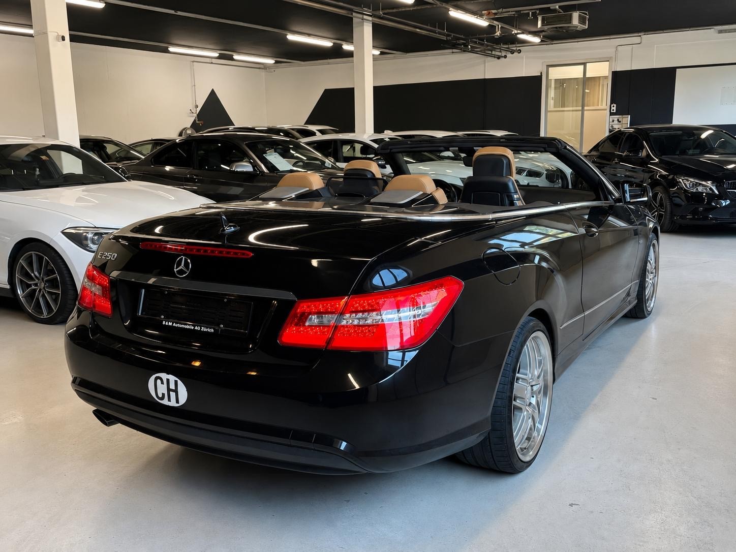 MERCEDES-BENZ E 250 CGI BlueEfficiency Automatic-image-8
