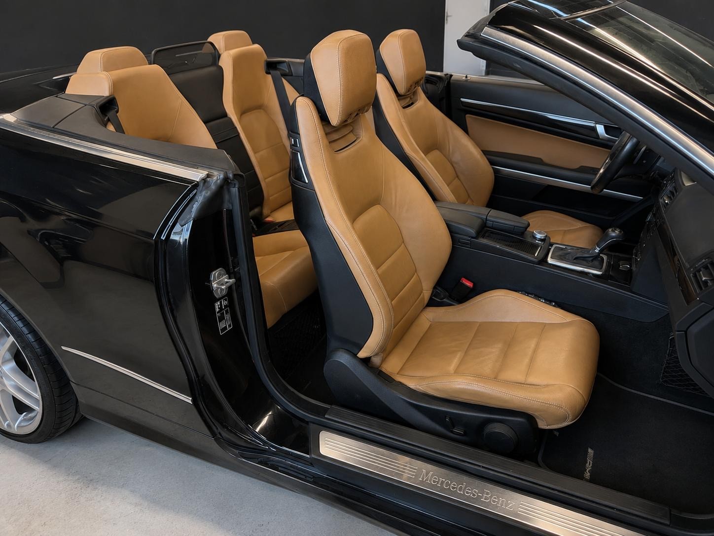 MERCEDES-BENZ E 250 CGI BlueEfficiency Automatic-image-13