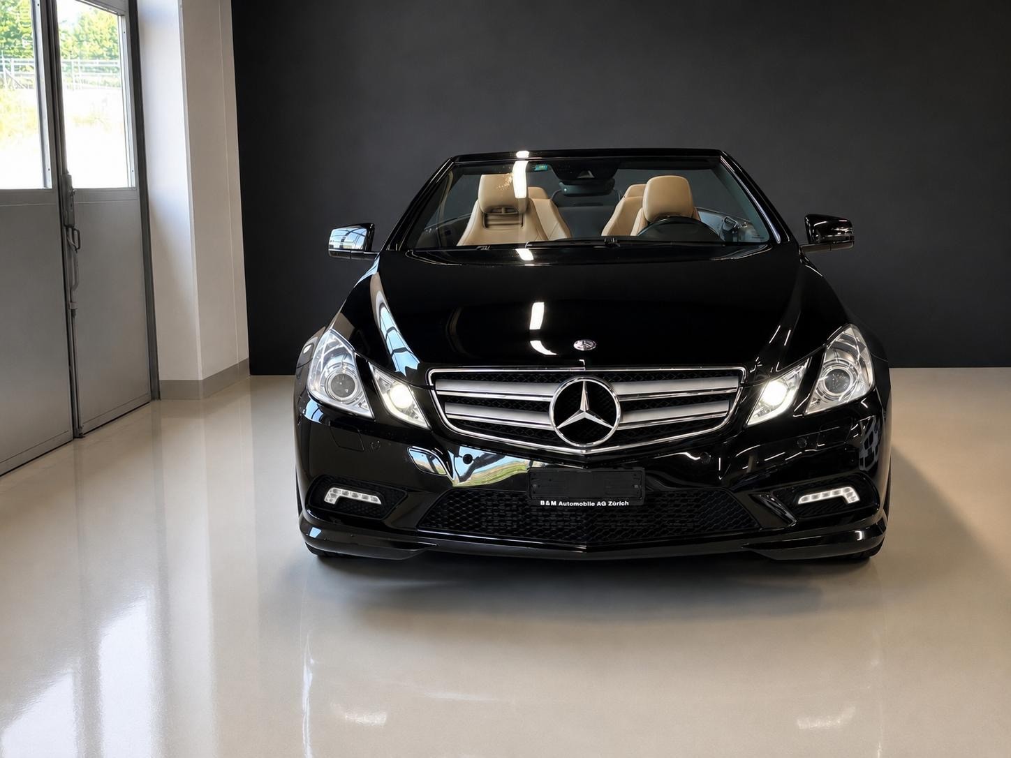 MERCEDES-BENZ E 250 CGI BlueEfficiency Automatic-image-2