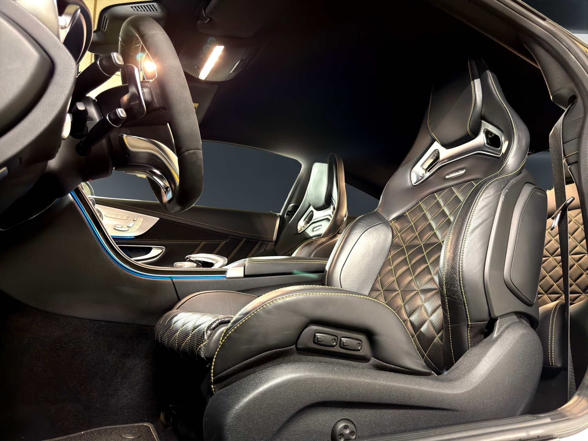MERCEDES-BENZ C 63 S AMG Edition 1 Speedshift-image-11