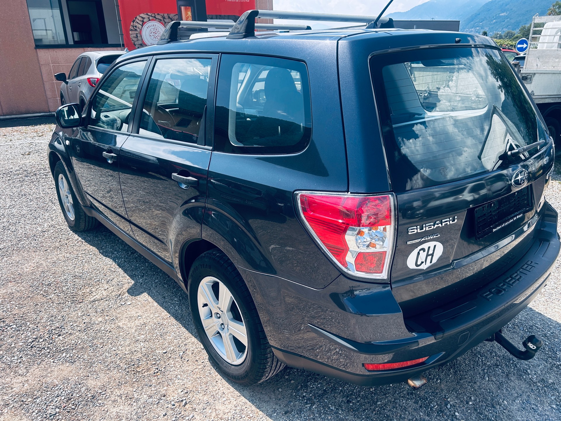 SUBARU Forester 2.0D X Swiss-image-2